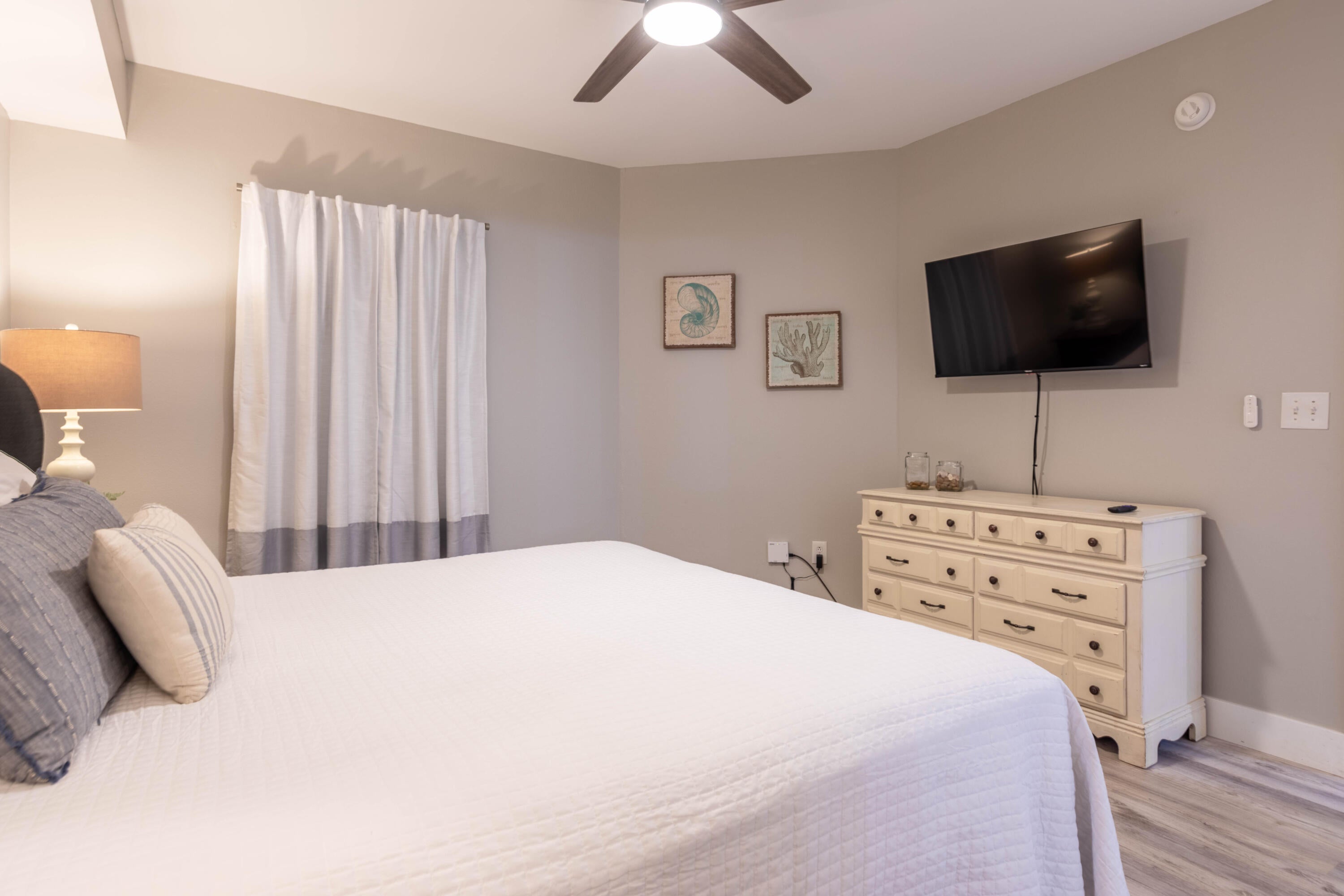 MAJESTIC BEACH TOWERS I - Residential