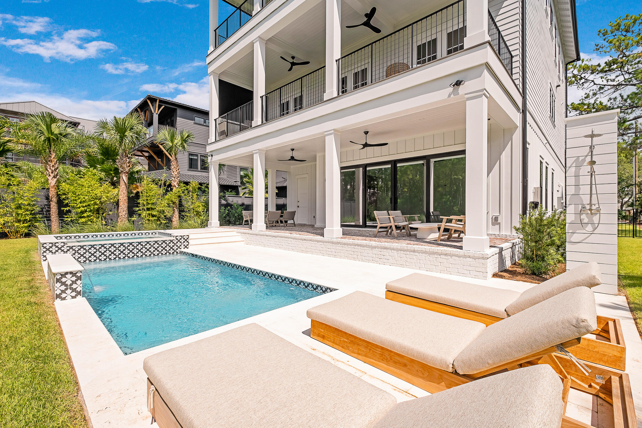 BEACH HIGHLAND - Residential