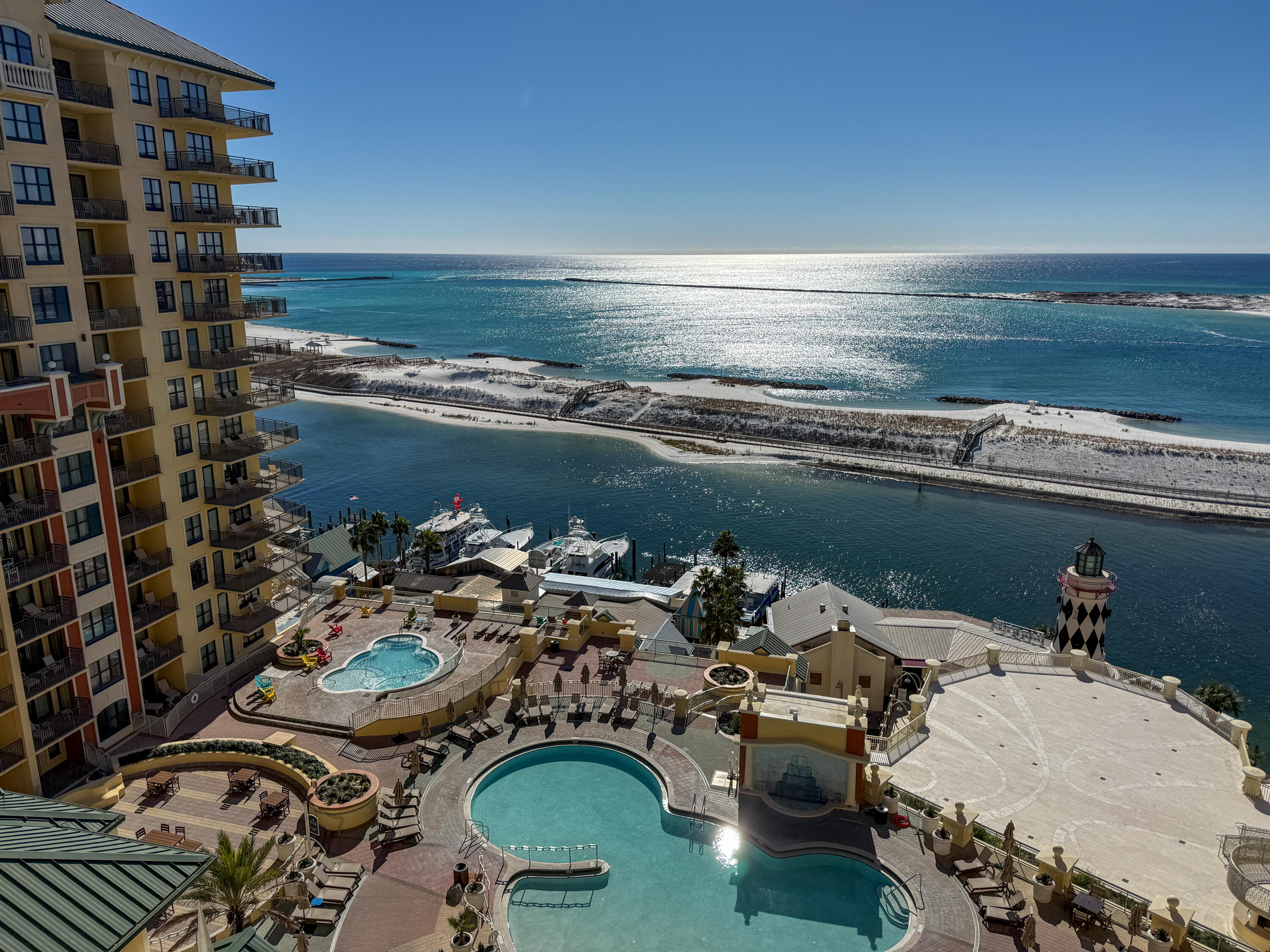 EMERALD GRANDE - Residential