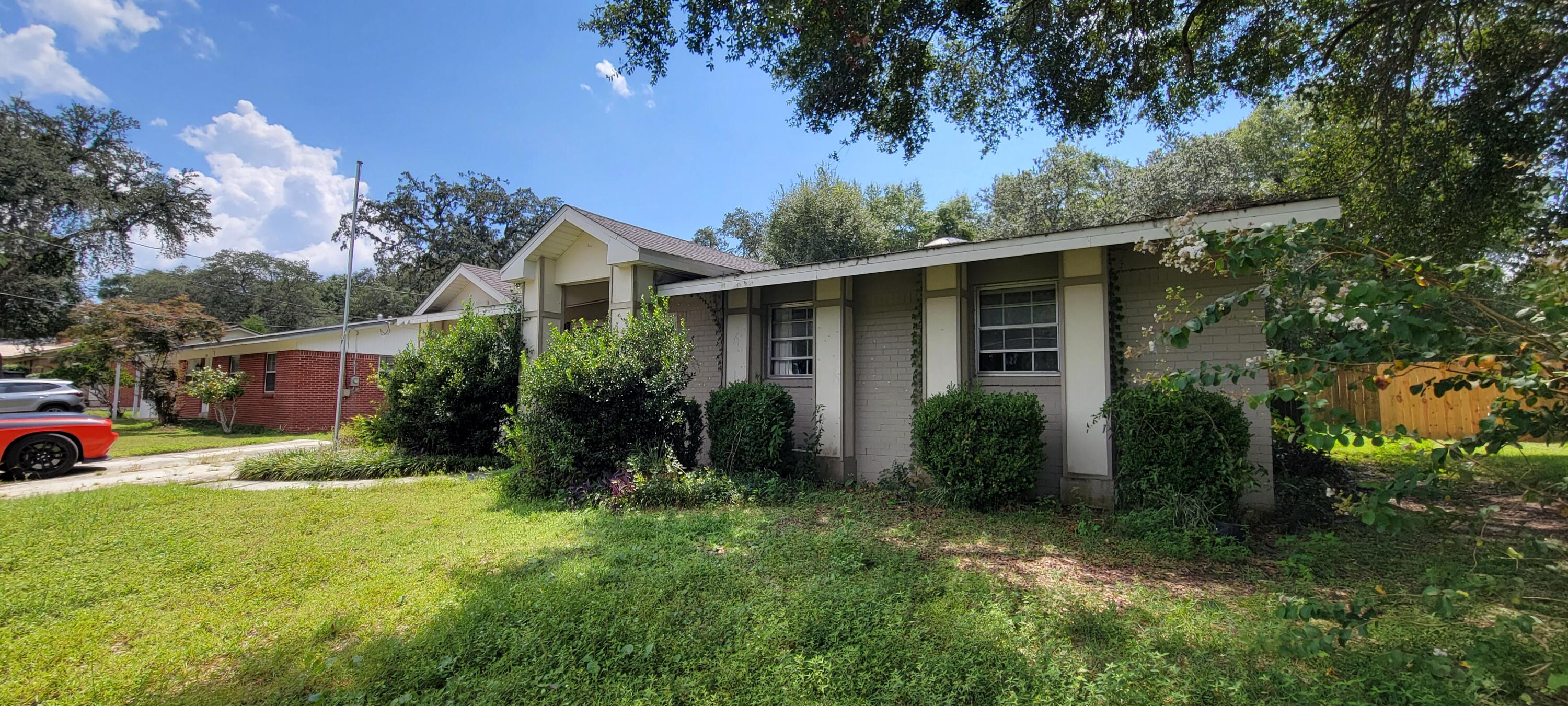 PINECREST HILLS - Residential