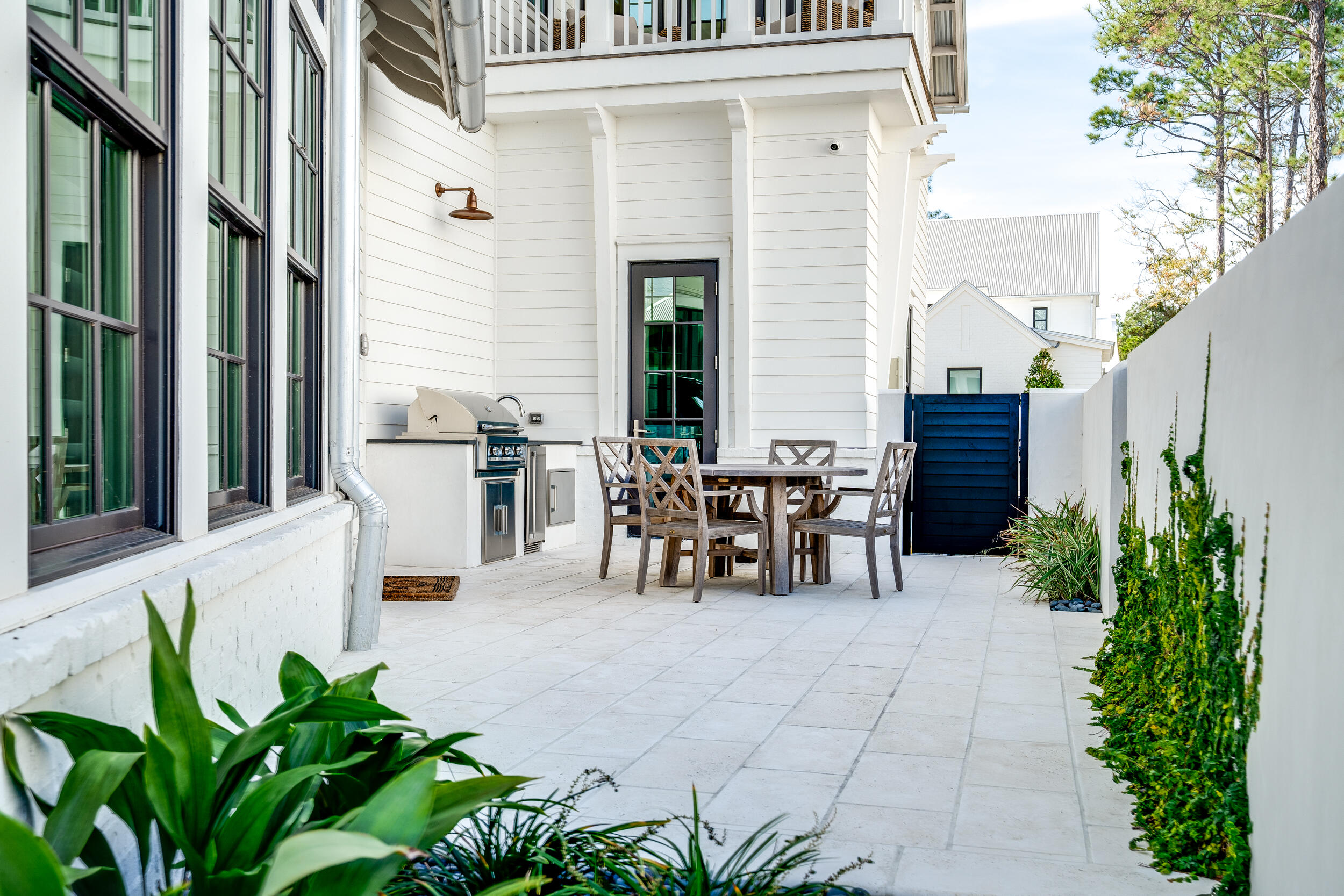 CHURCHILL OAKS - Residential