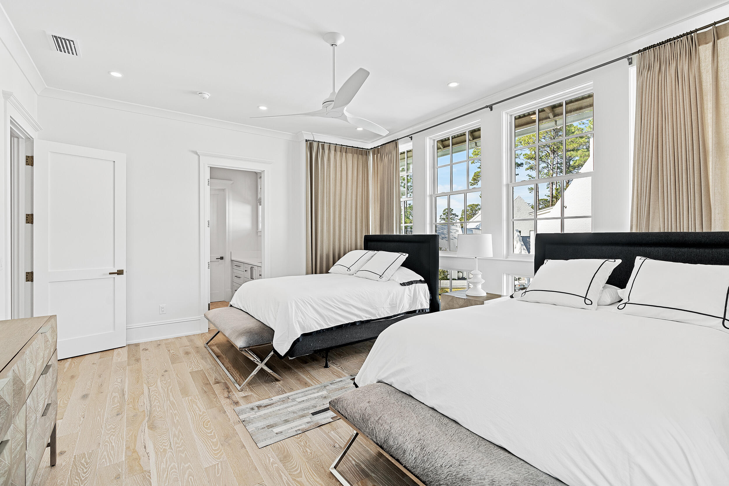 CHURCHILL OAKS - Residential