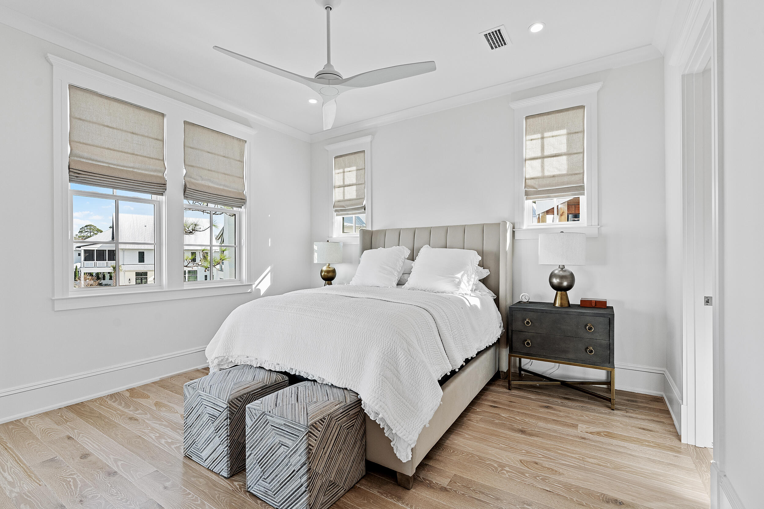 CHURCHILL OAKS - Residential