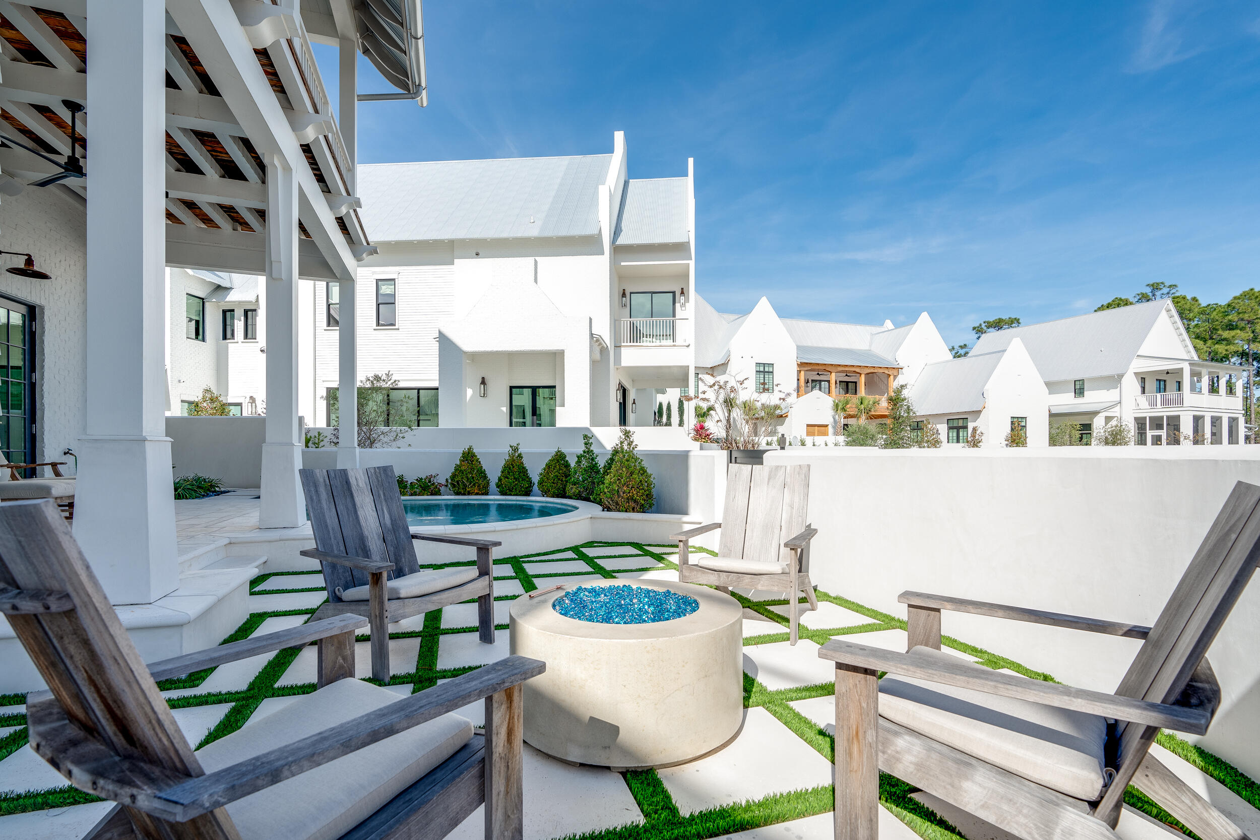 CHURCHILL OAKS - Residential