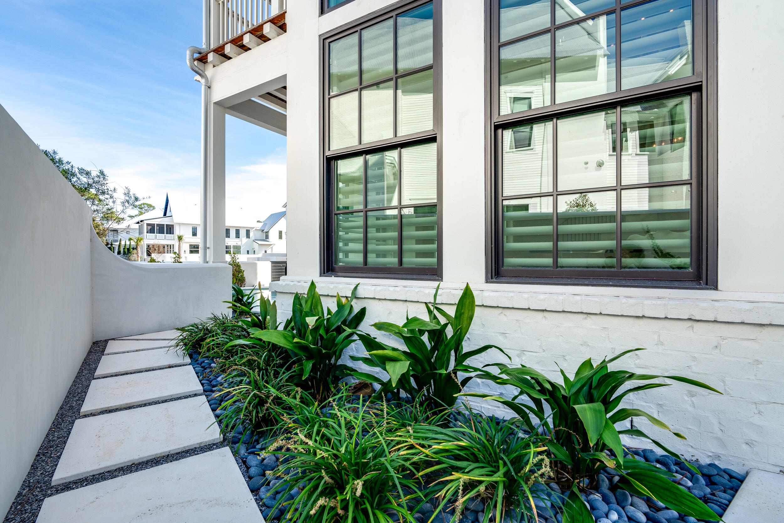 CHURCHILL OAKS - Residential