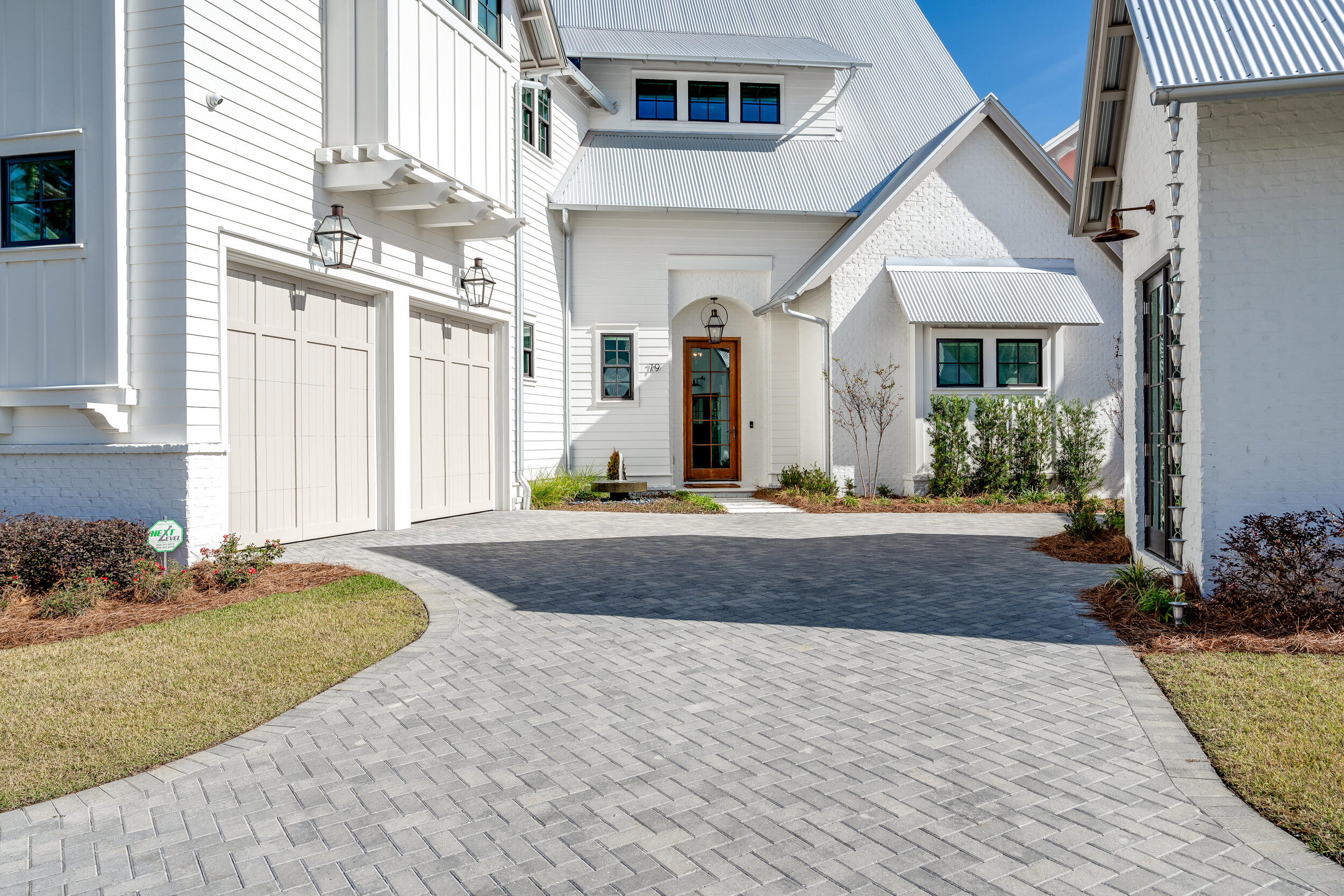 CHURCHILL OAKS - Residential