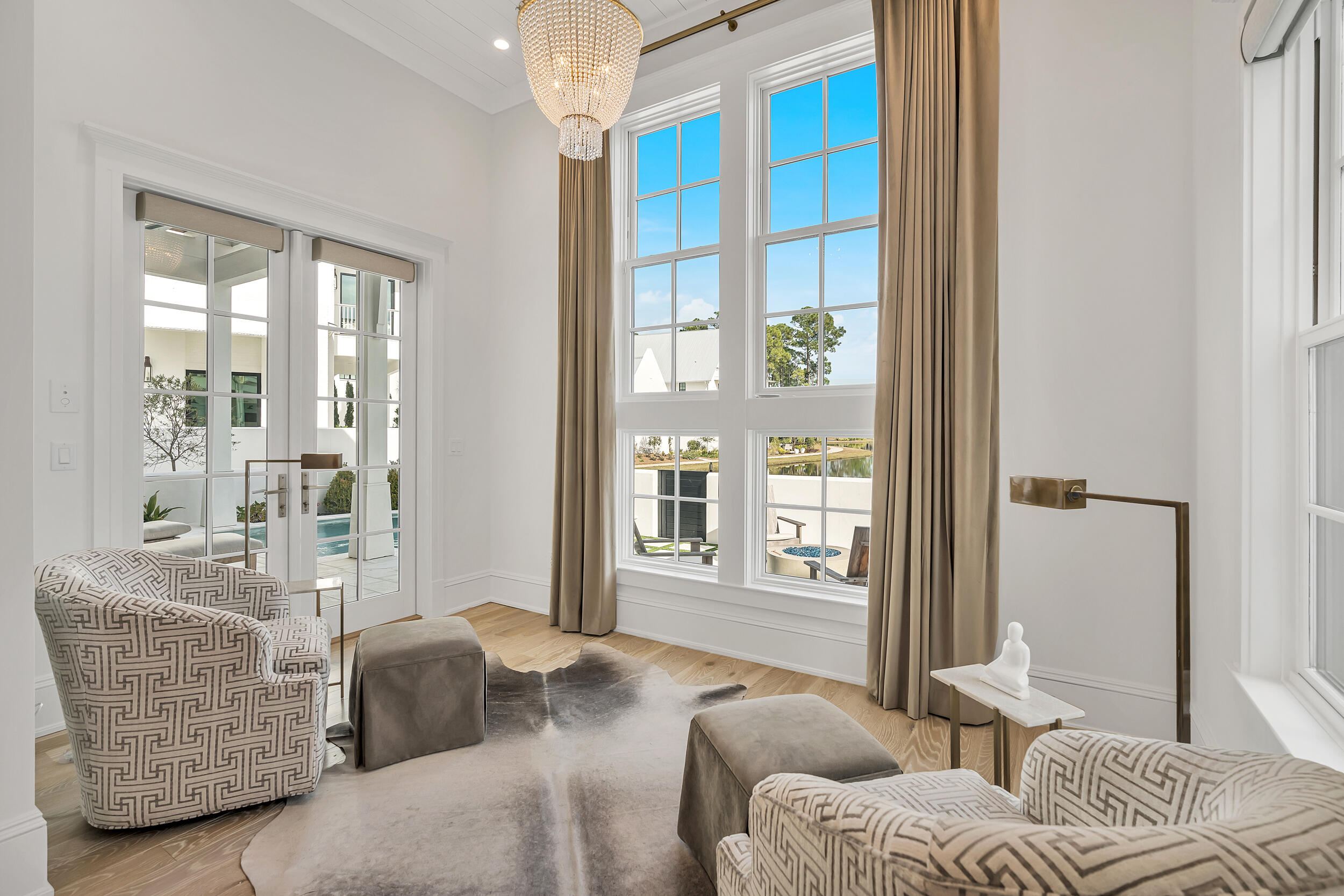 CHURCHILL OAKS - Residential