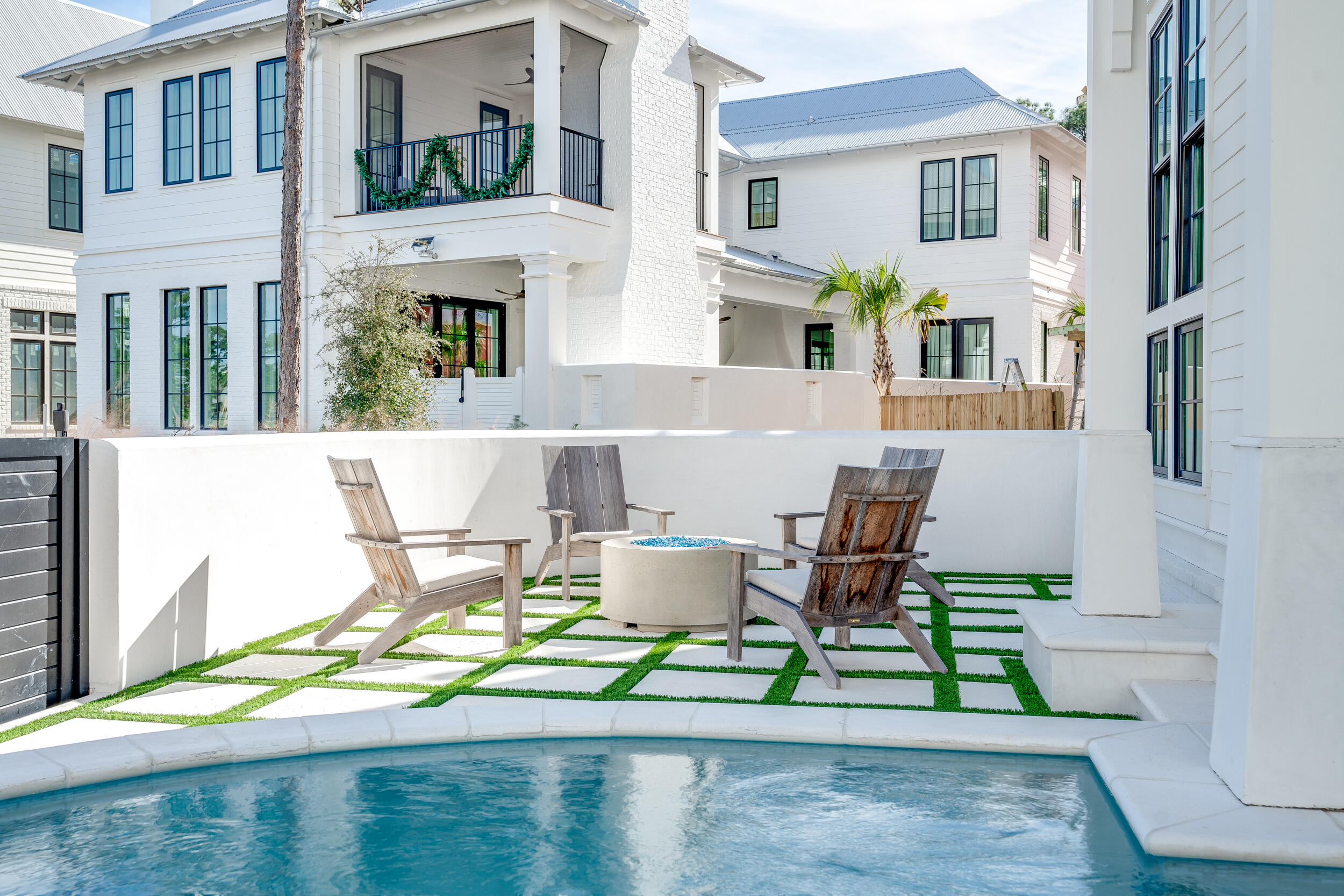 CHURCHILL OAKS - Residential