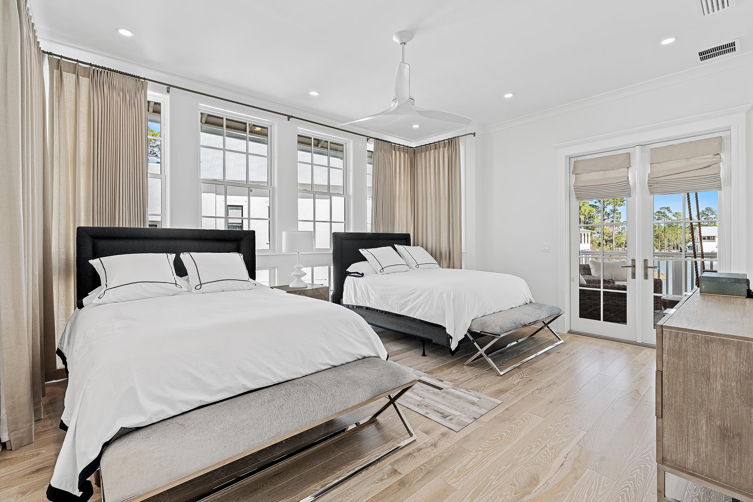 CHURCHILL OAKS - Residential