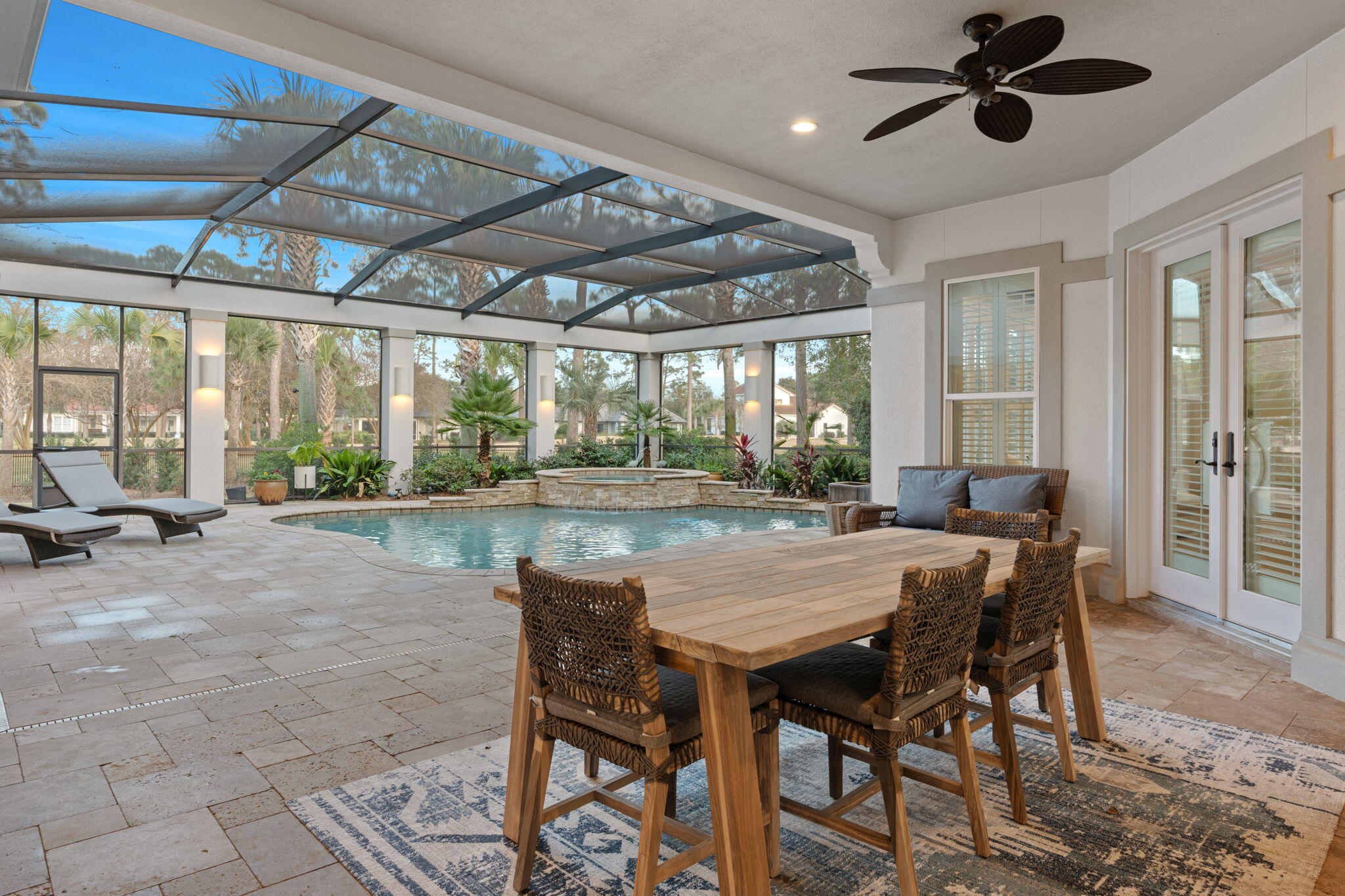 ISLAND GREEN - Residential