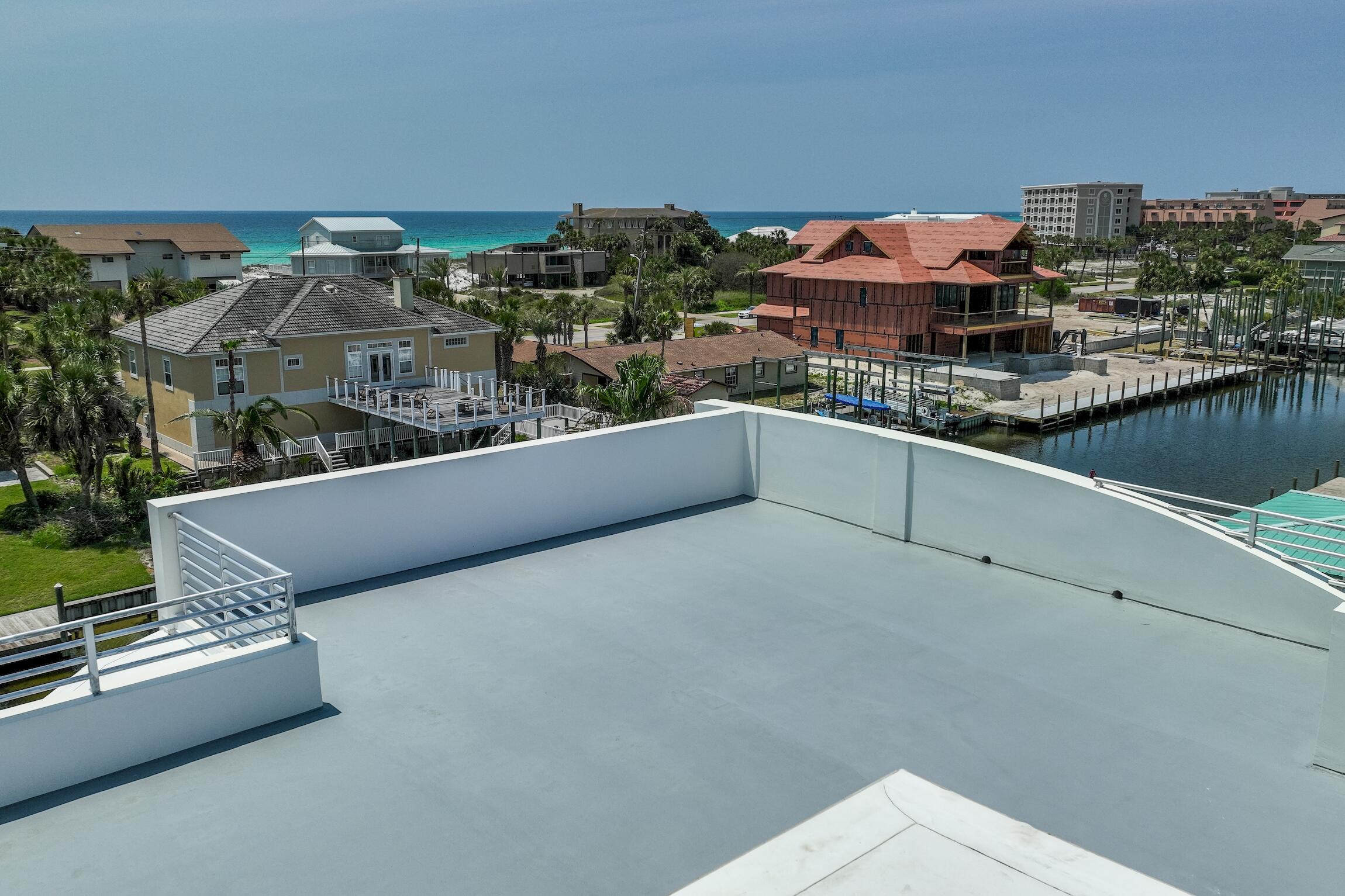 HOLIDAY ISLE - Residential