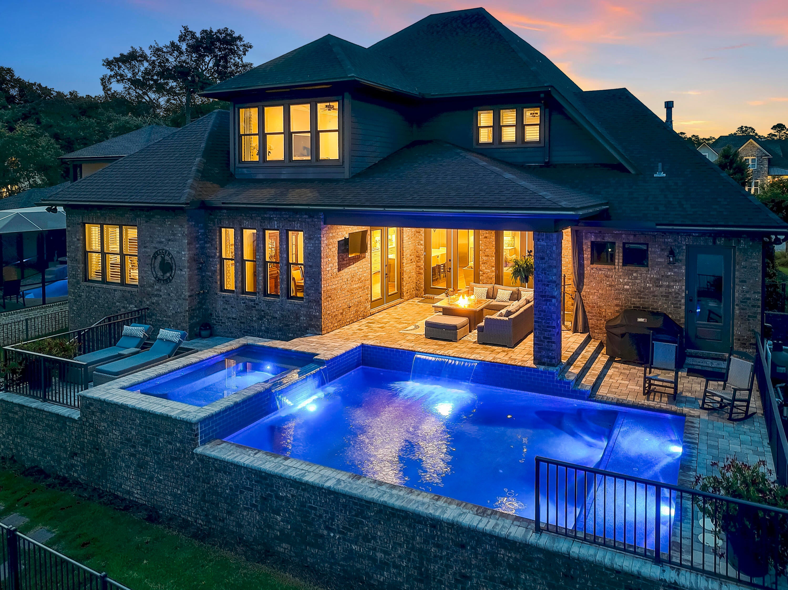 WATER'S EDGE - Residential