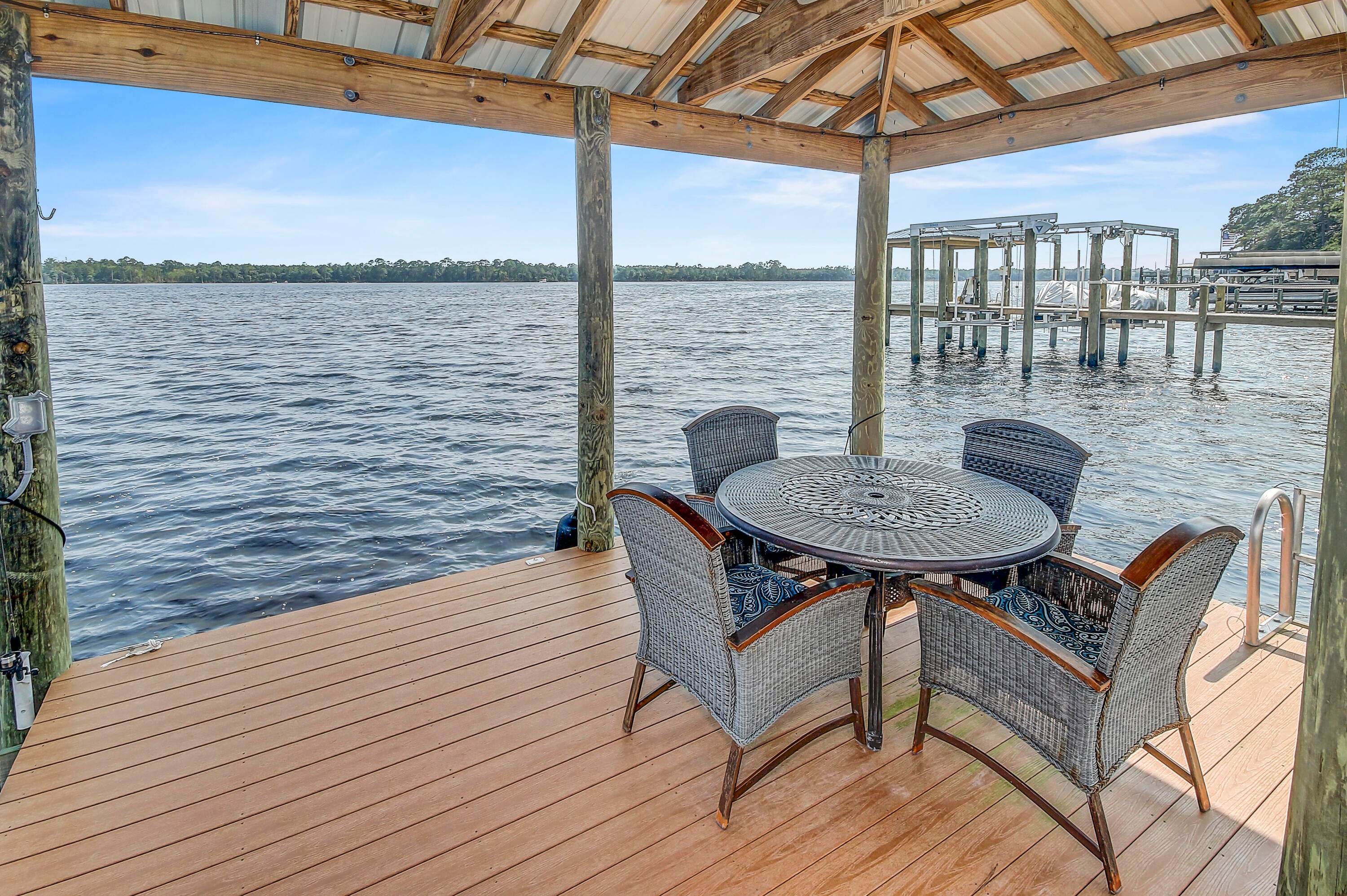 WATER'S EDGE - Residential