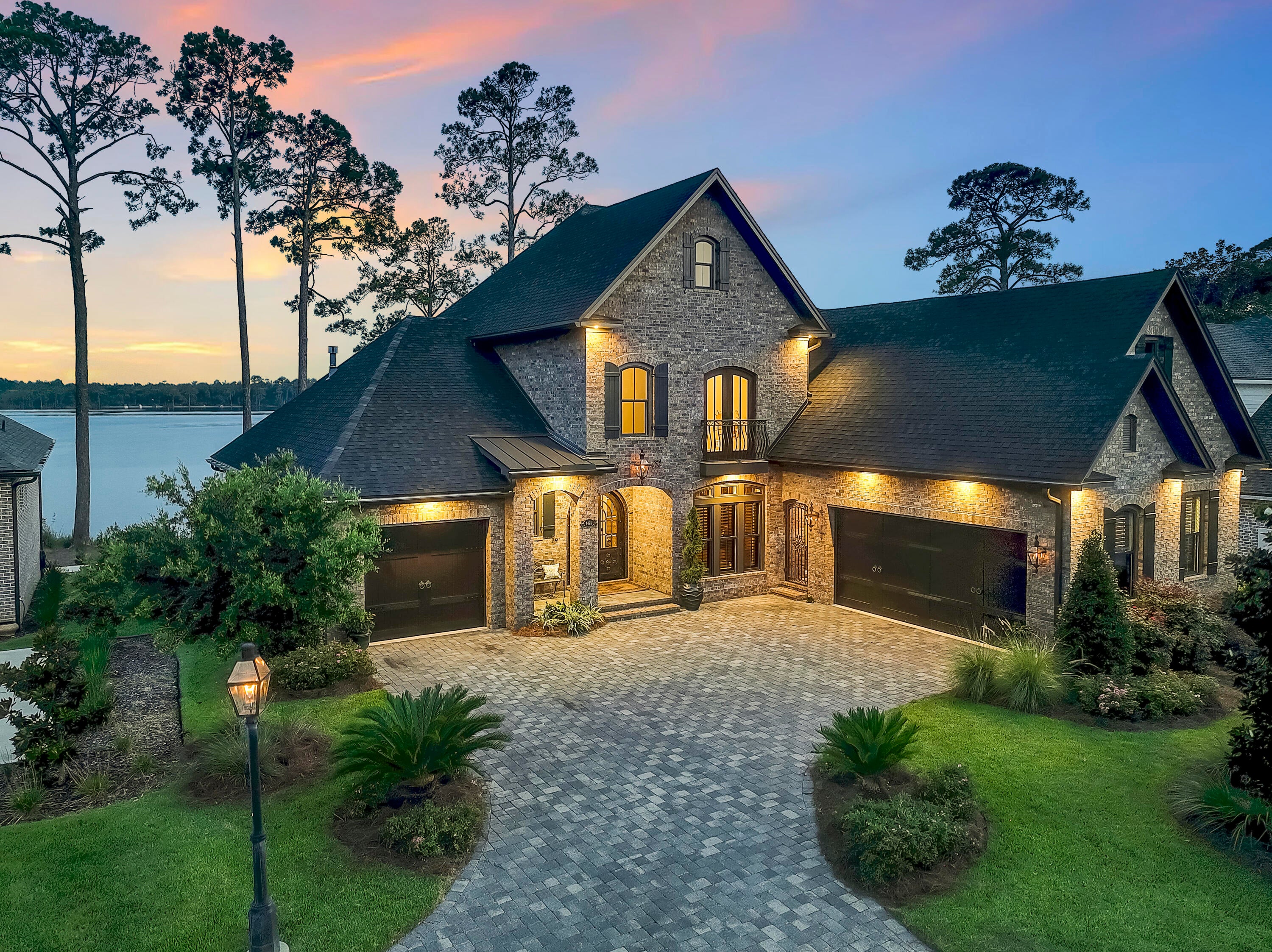 WATER'S EDGE - Residential