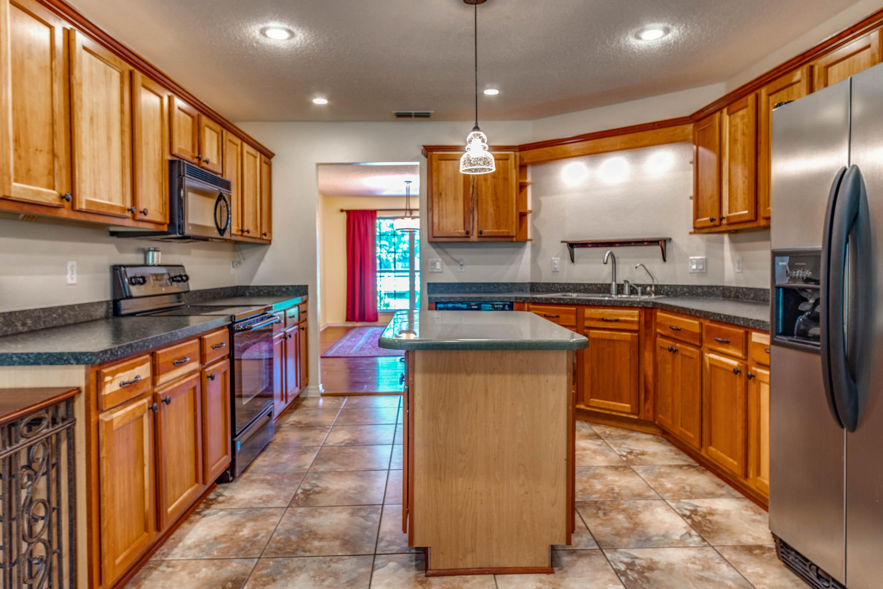 COUNTRYWOOD EST - Residential