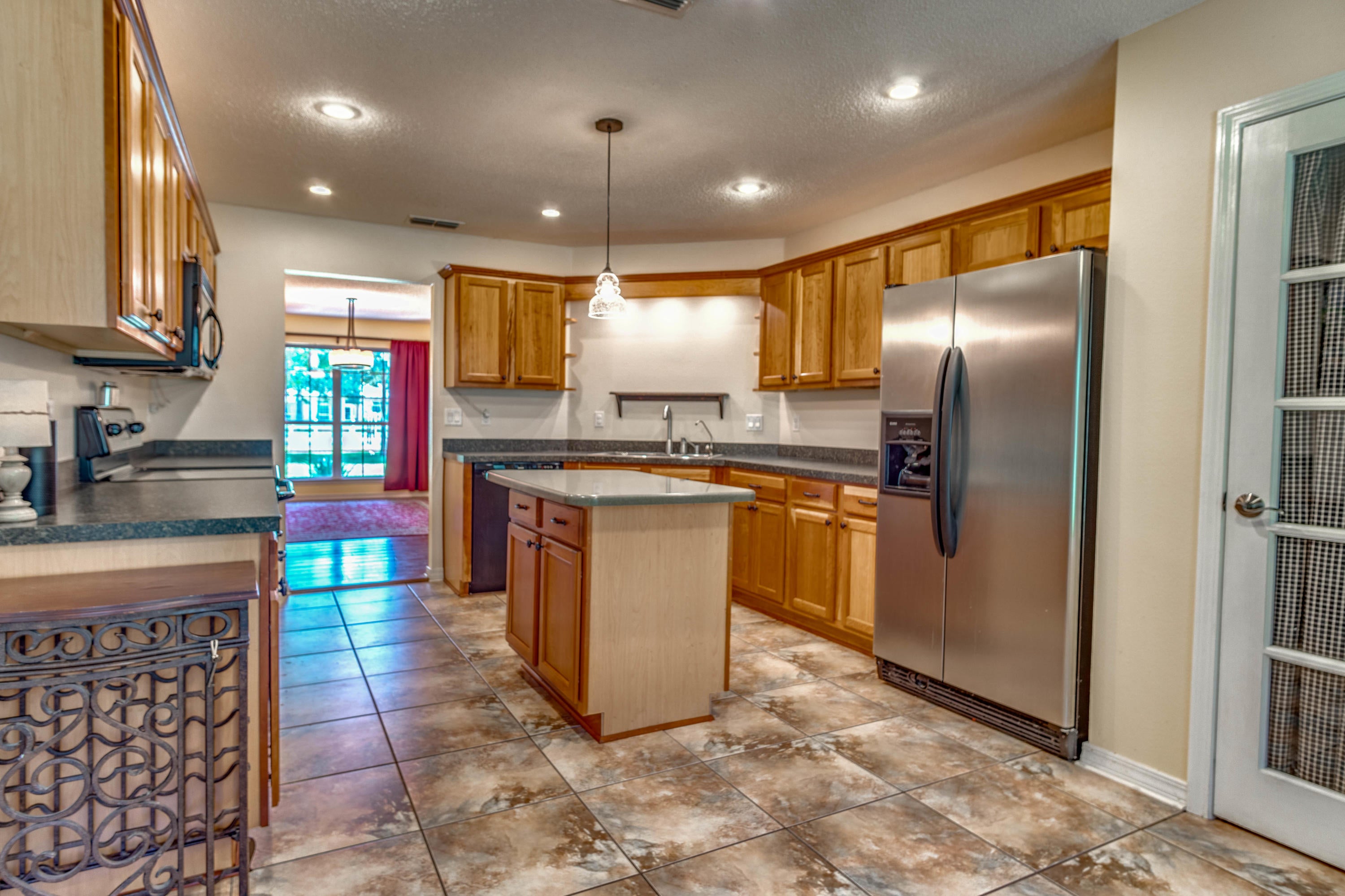 COUNTRYWOOD EST - Residential