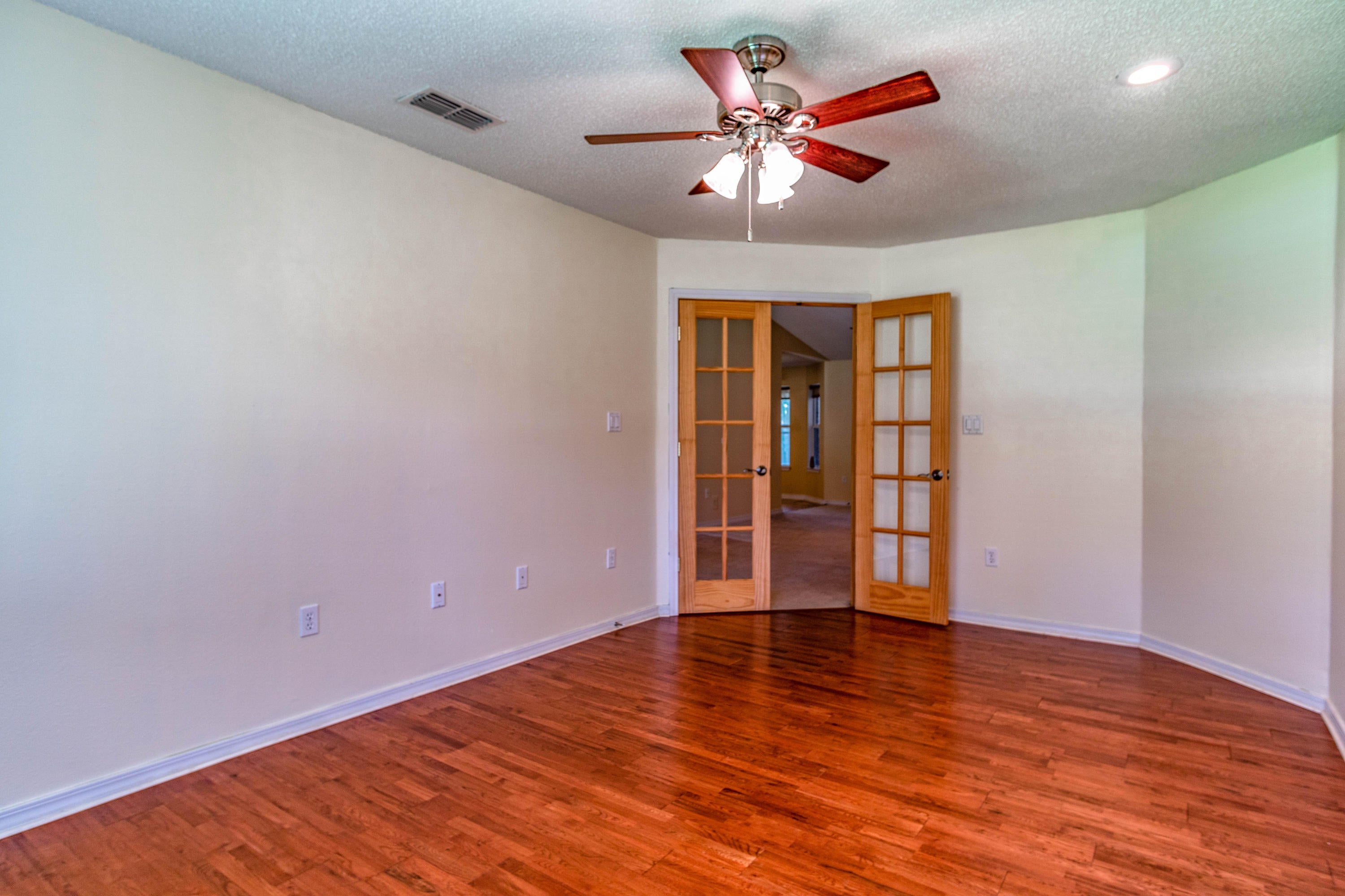 COUNTRYWOOD EST - Residential