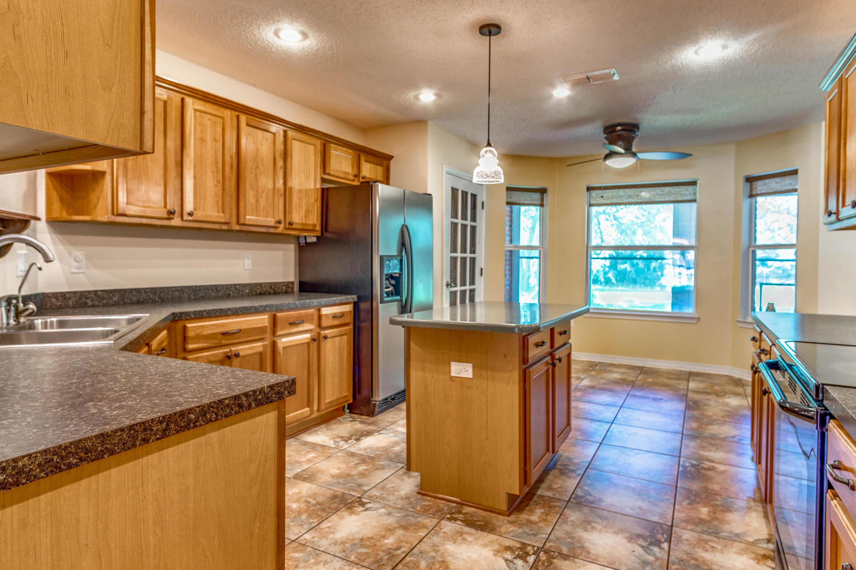 COUNTRYWOOD EST - Residential