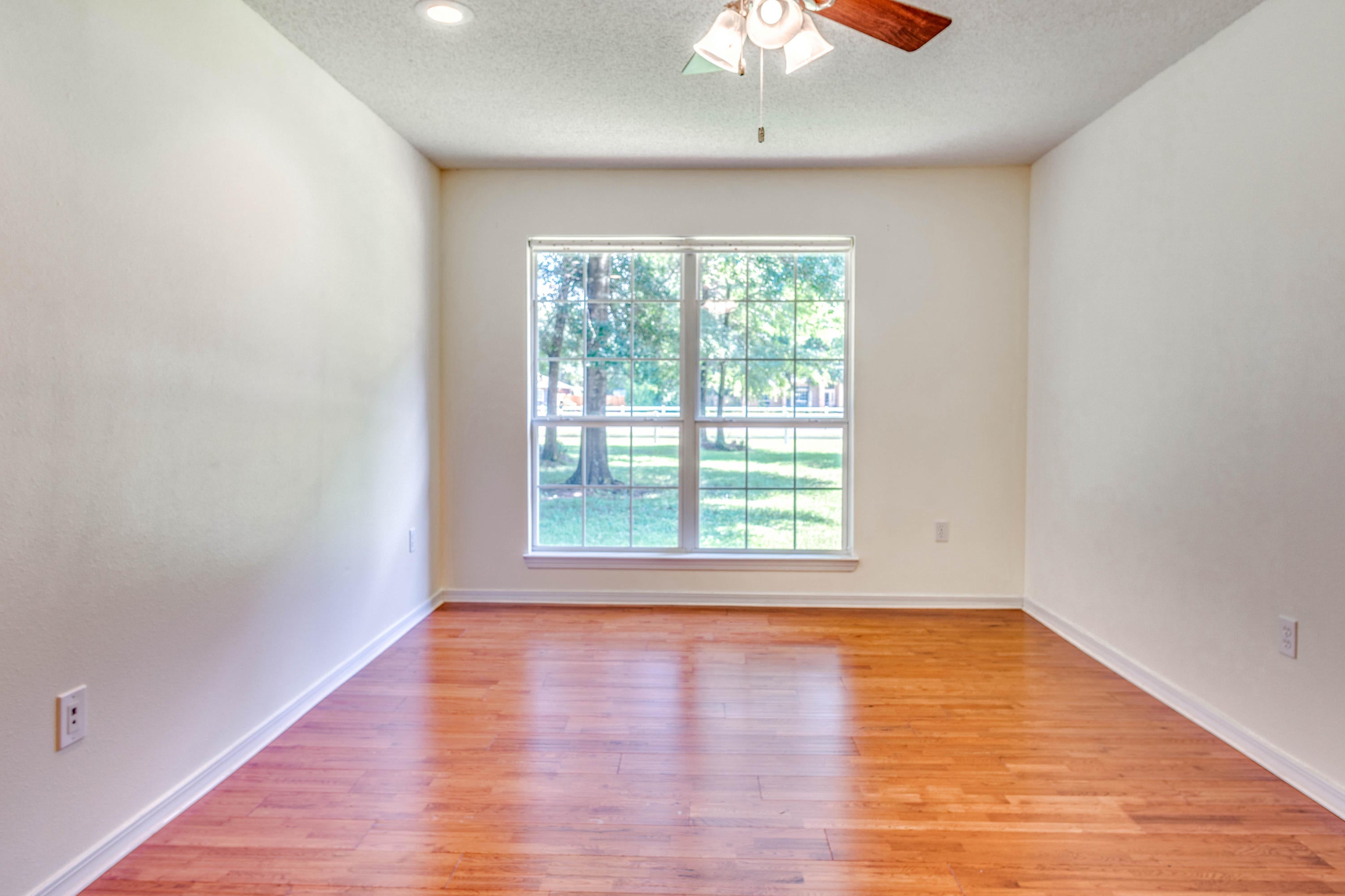 COUNTRYWOOD EST - Residential