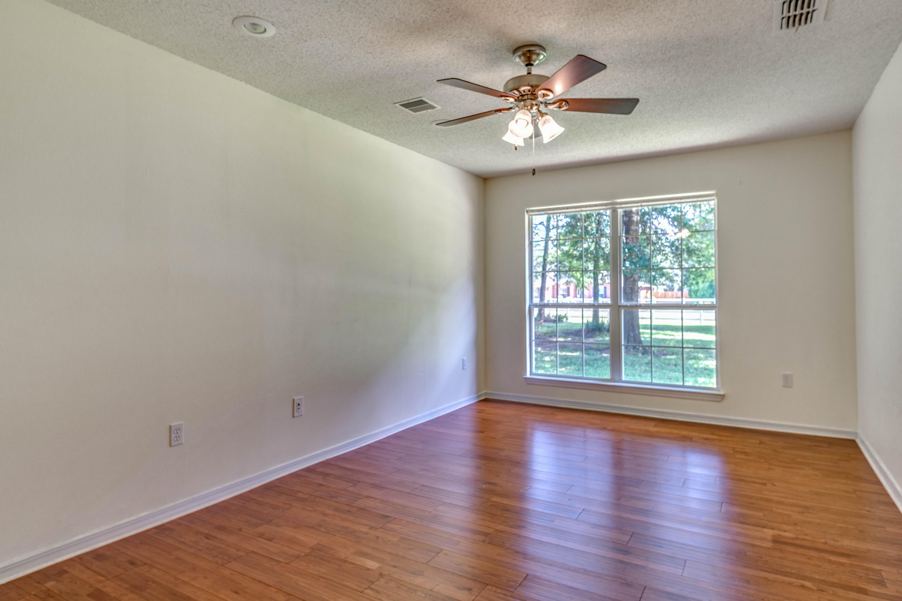 COUNTRYWOOD EST - Residential
