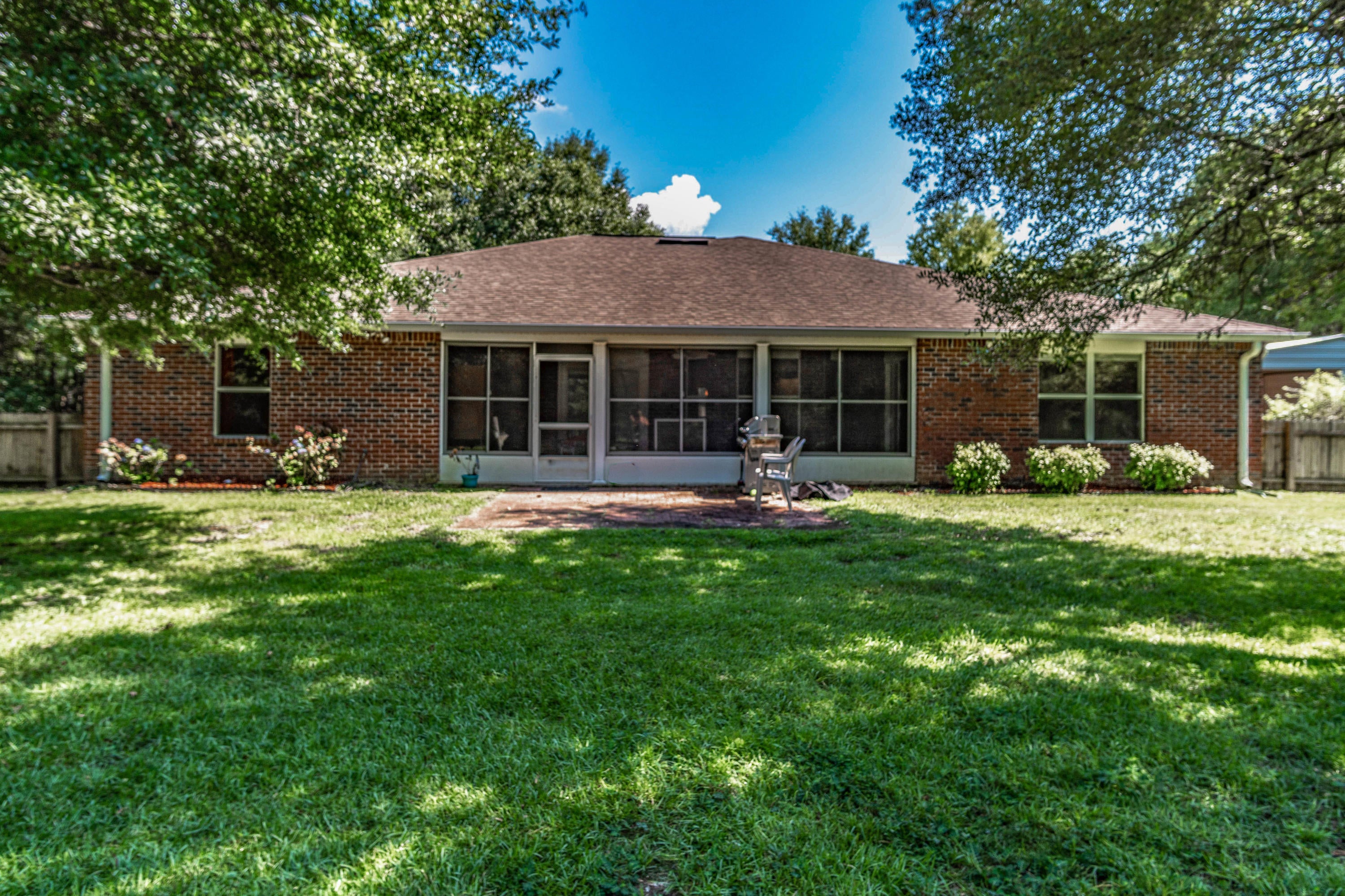 COUNTRYWOOD EST - Residential