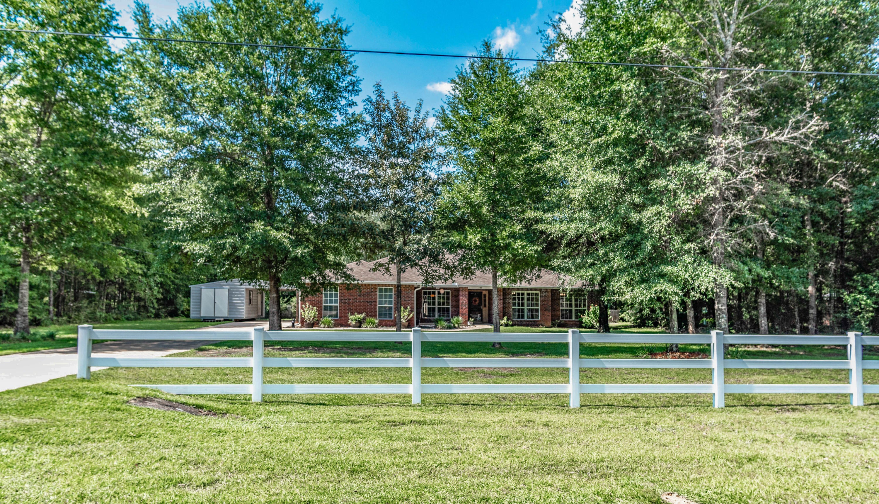 COUNTRYWOOD EST - Residential