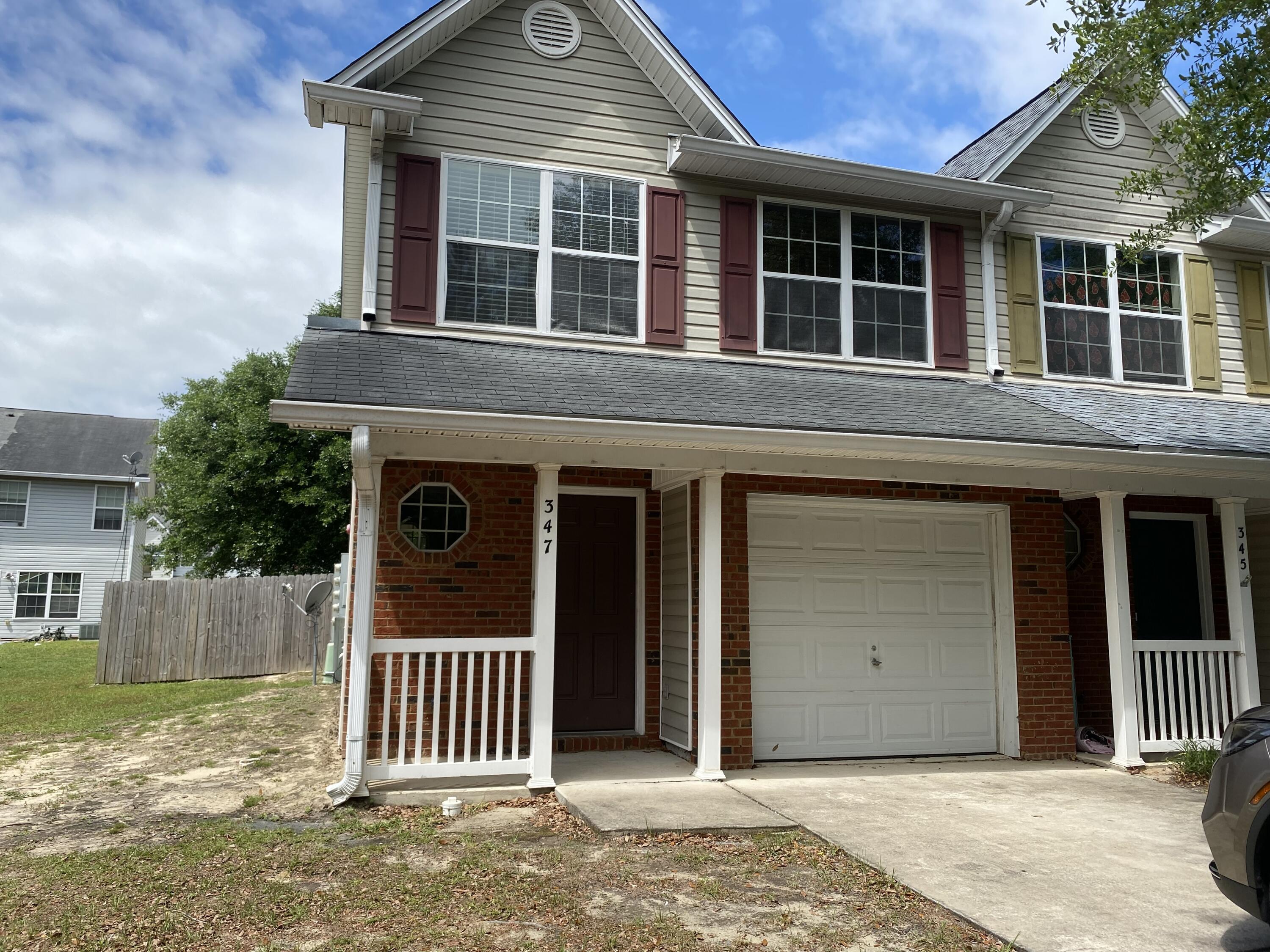 Corner unit townhouse; bedrooms upstairs; privacy fenced backyard; 1 car garage;

PLEASE CALL BARBARA KELLY AT 850-863-3191 TO VIEW OR FOR MORE INFORMATION