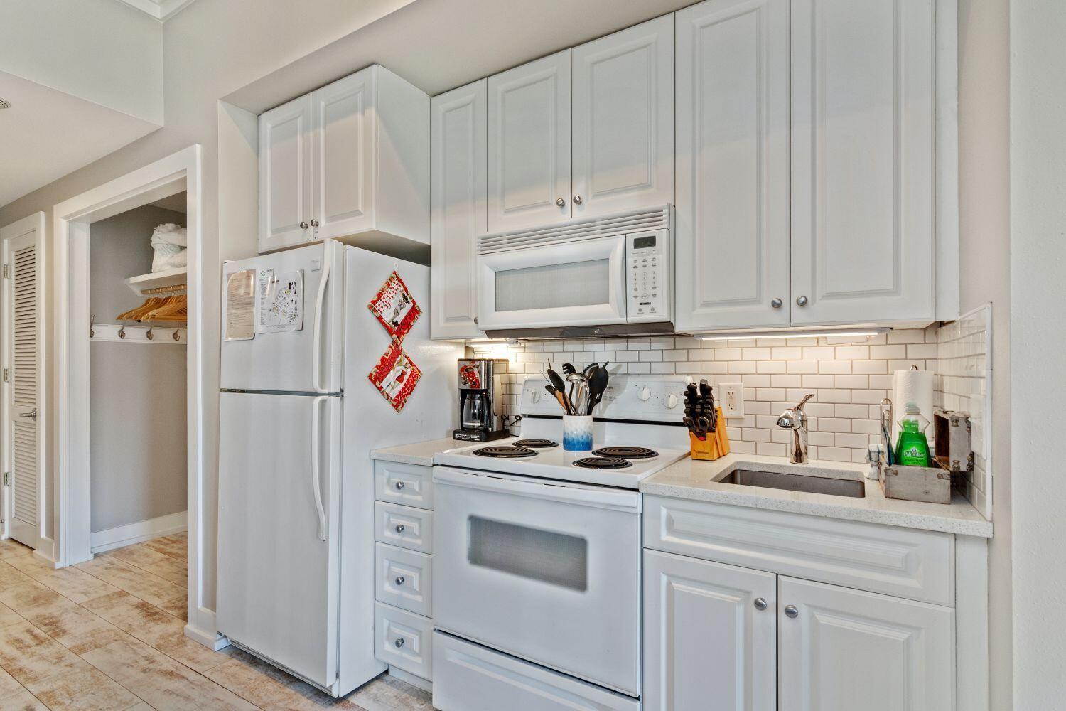INN AT GULF PLACE - Residential