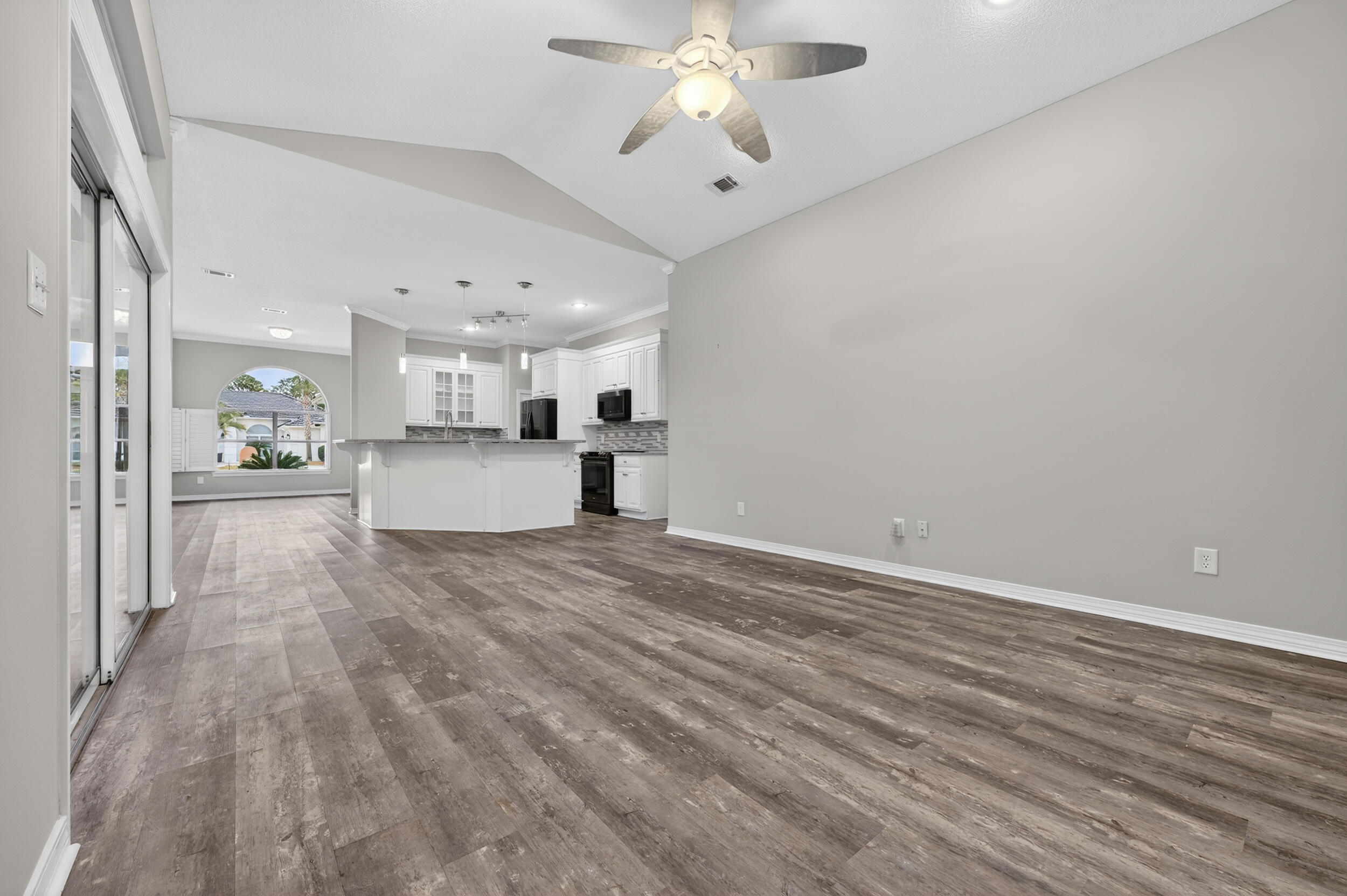 EMERALD BAY PH 1-B - Residential