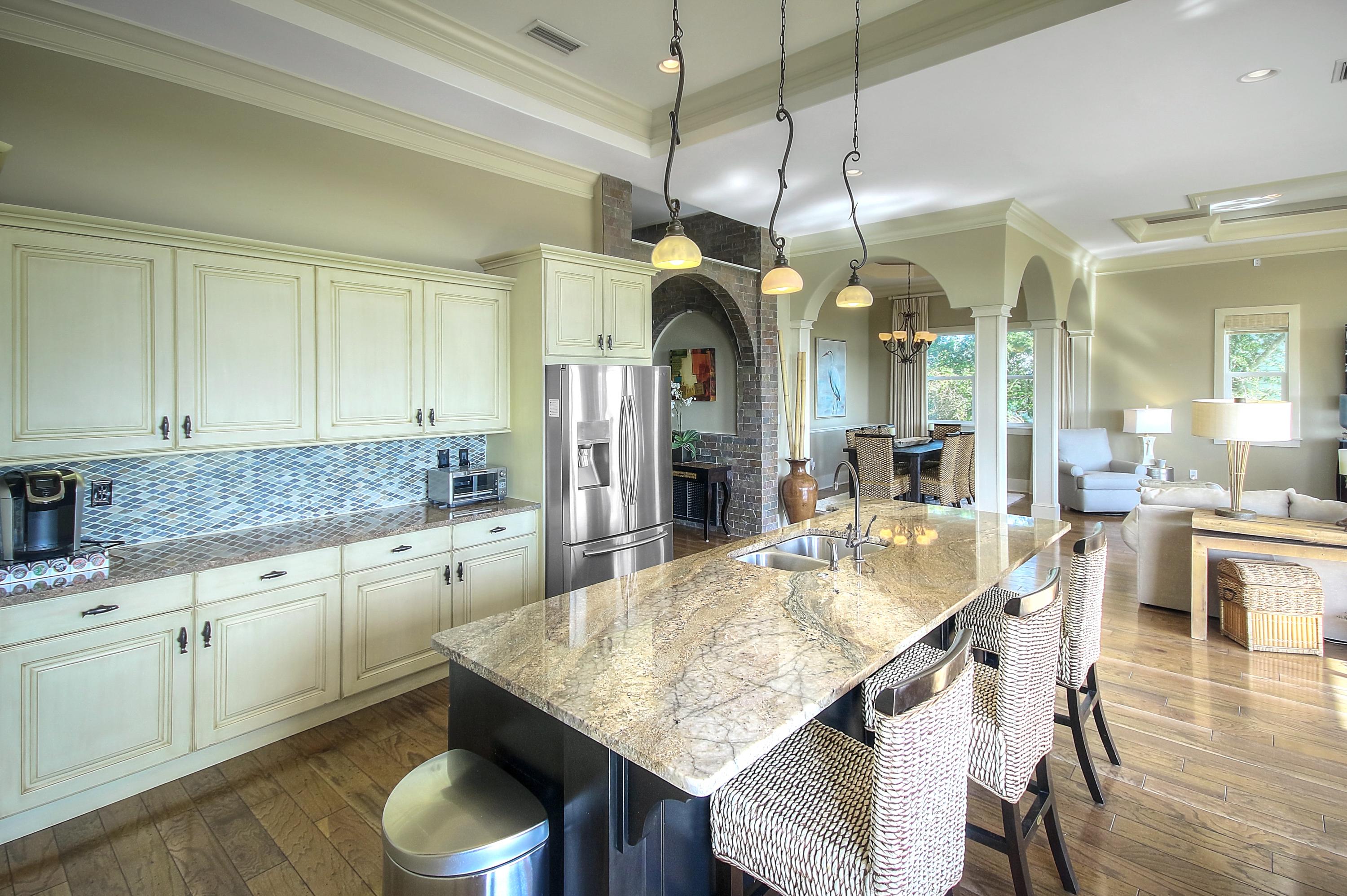 BEACH HIGHLAND - Residential