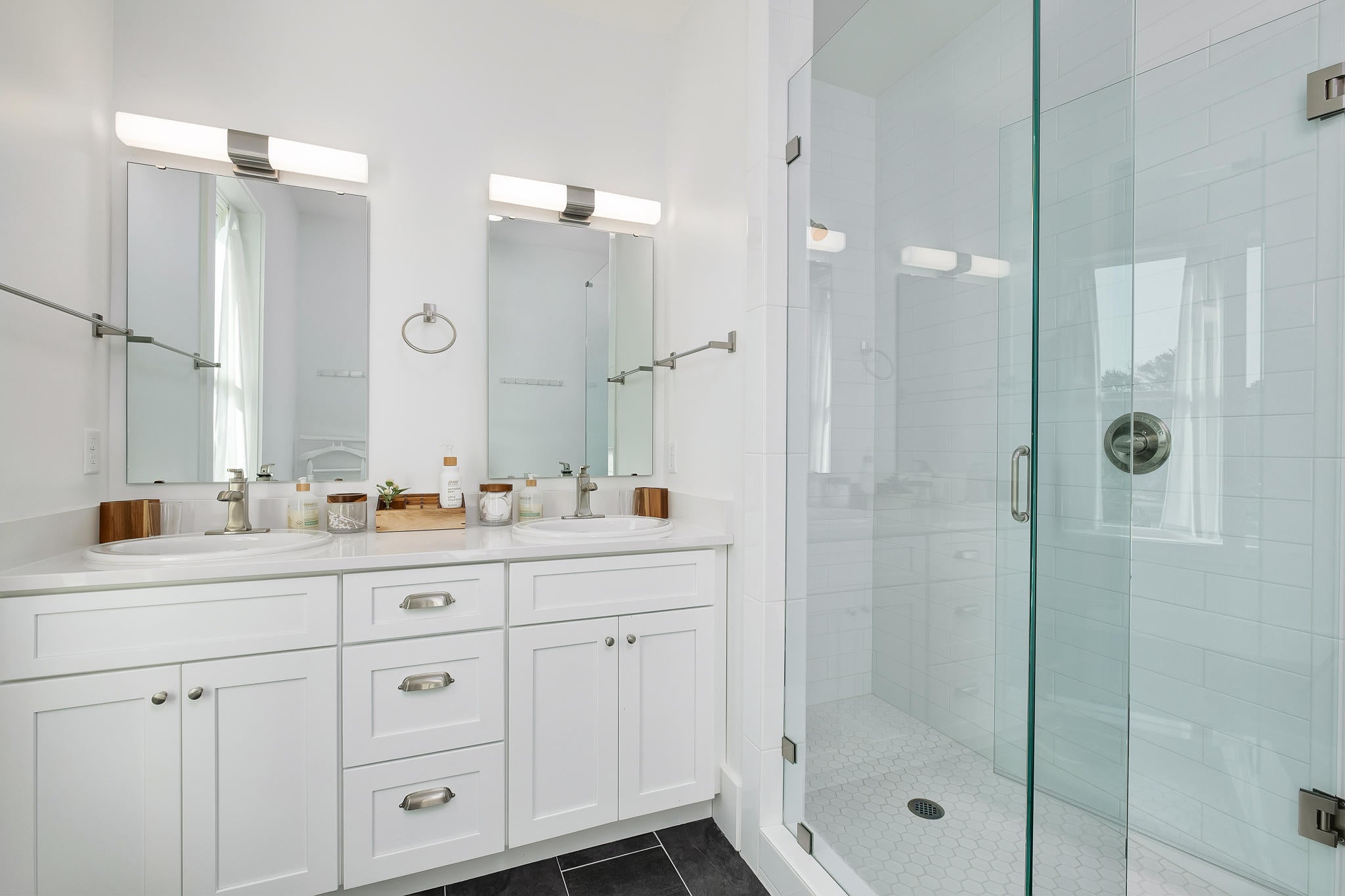 SEAGROVE VILLAGE 7TH ADD - Residential