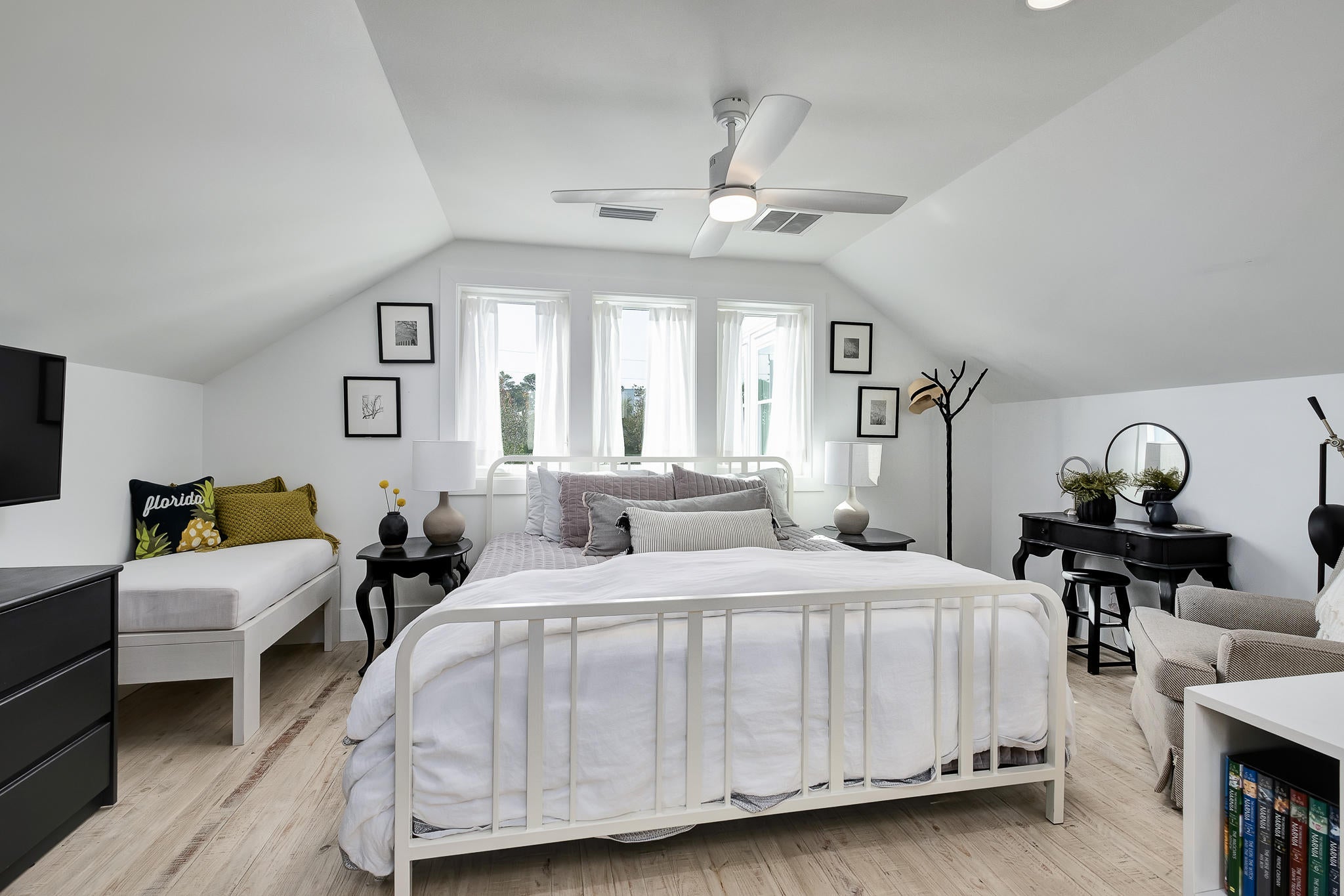 SEAGROVE VILLAGE 7TH ADD - Residential