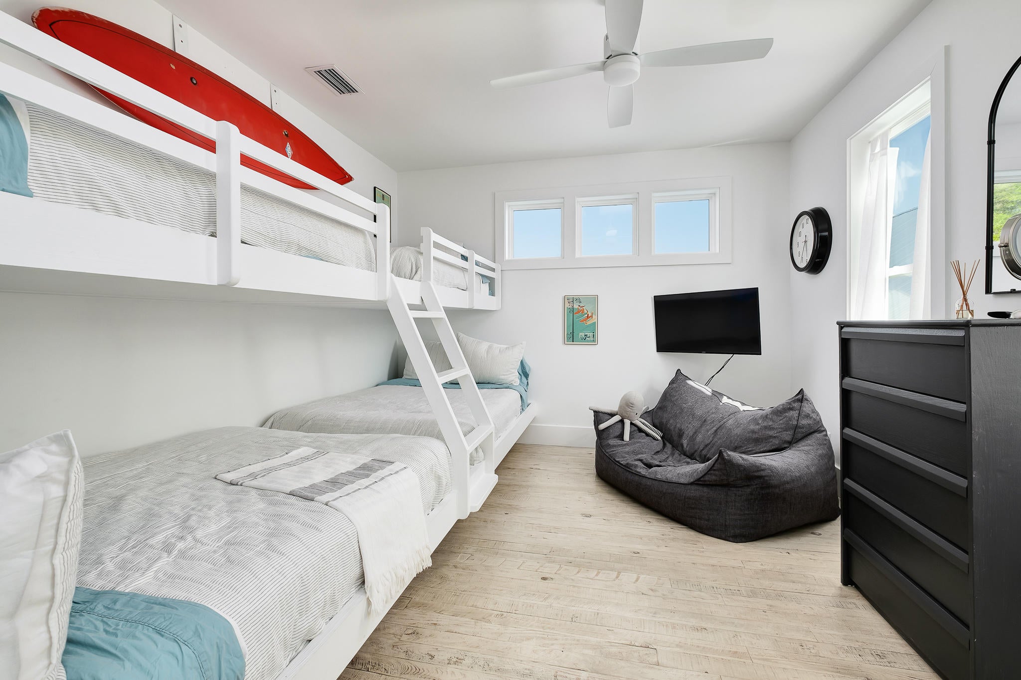 SEAGROVE VILLAGE 7TH ADD - Residential