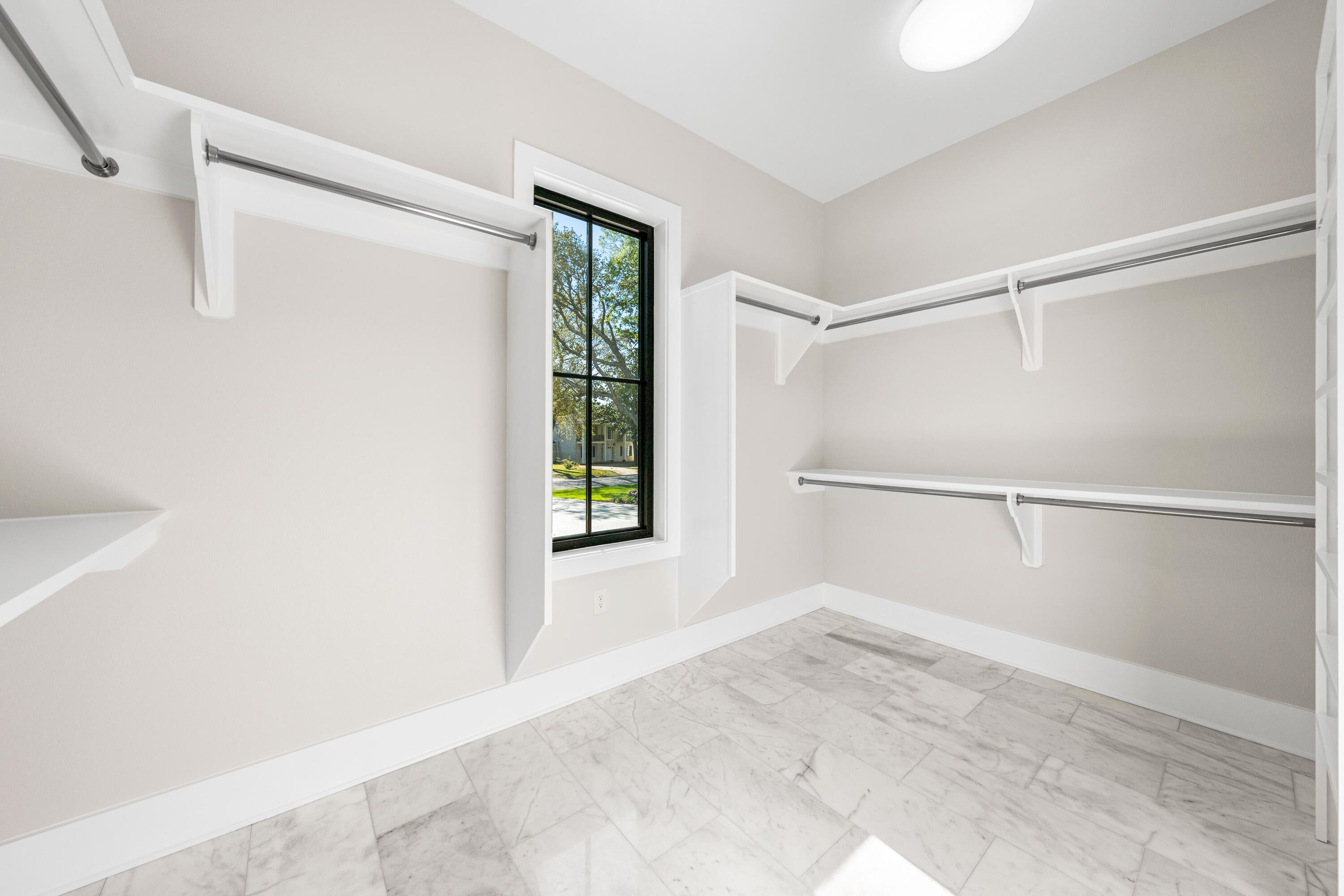 ELLIOTTS POINT - Residential