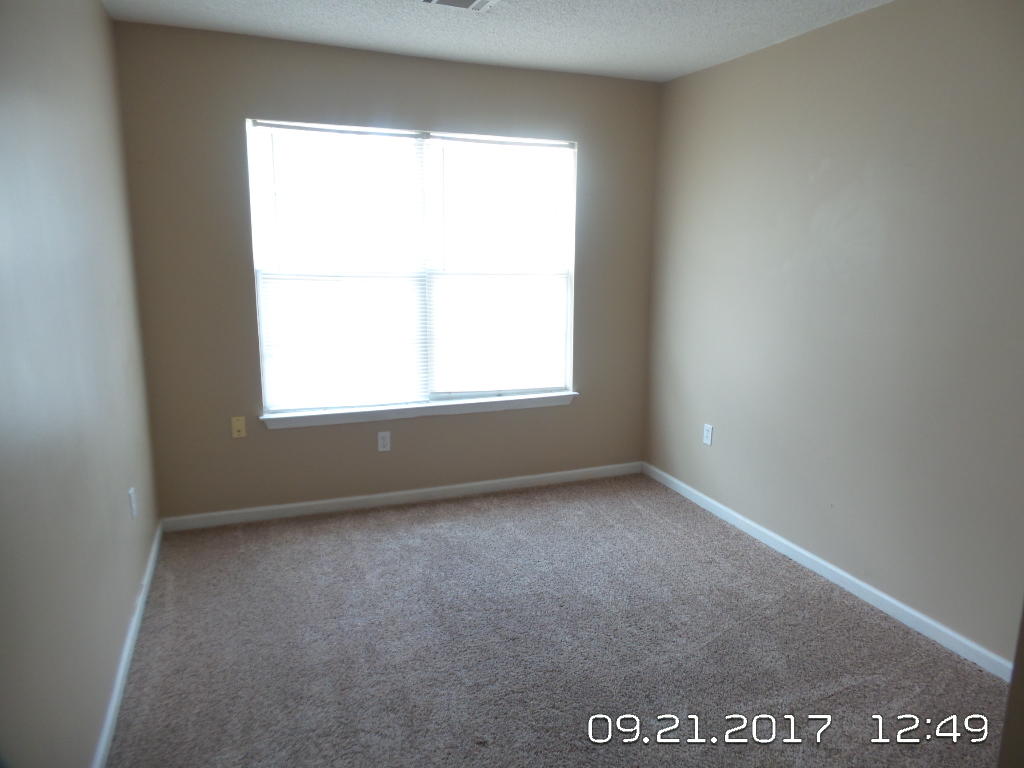 ROLLING PINES - Residential Lease