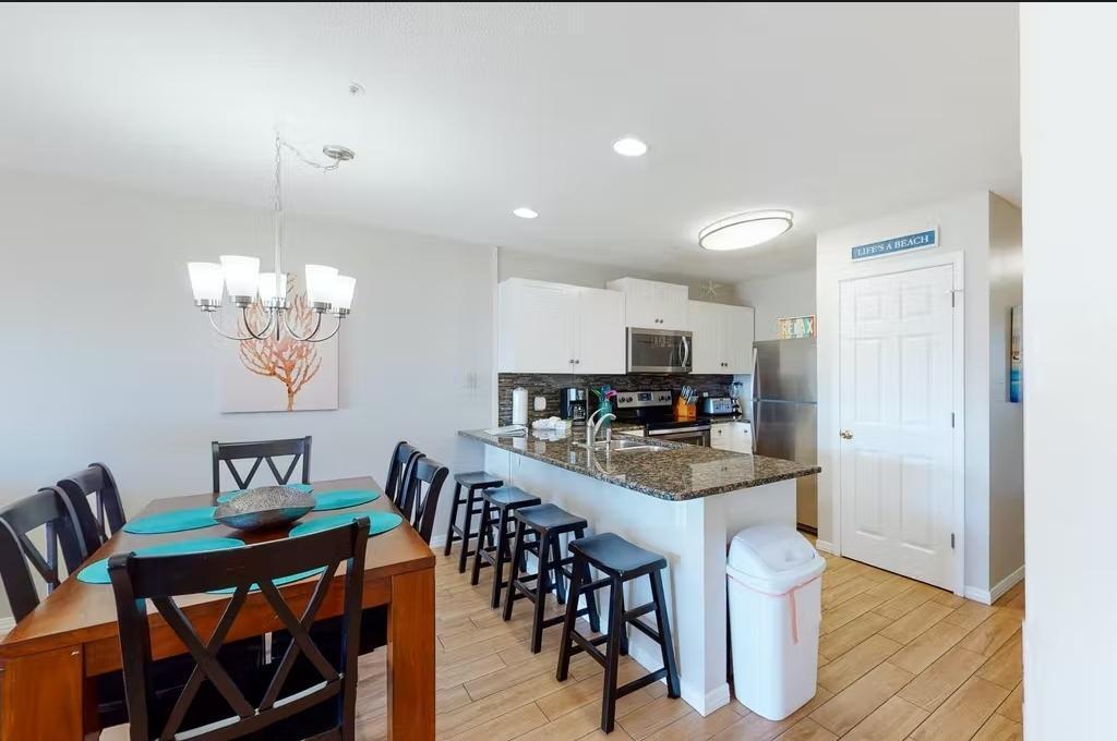 MARAVILLA CONDO 3 - Residential