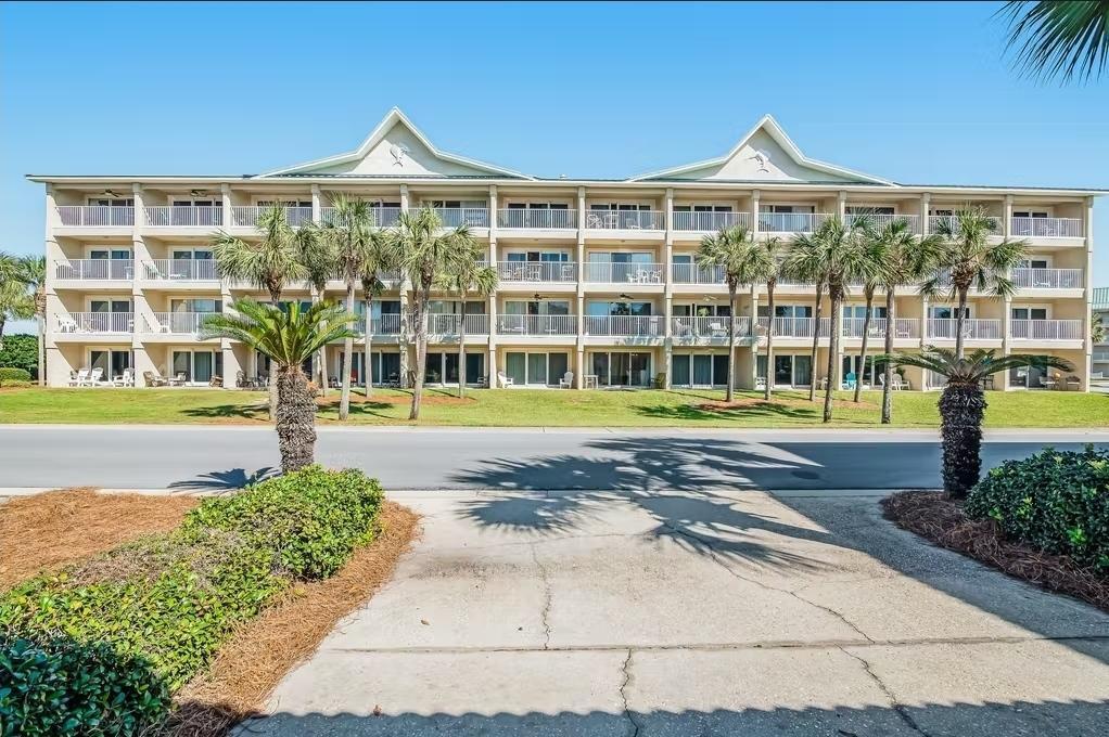 MARAVILLA CONDO 3 - Residential