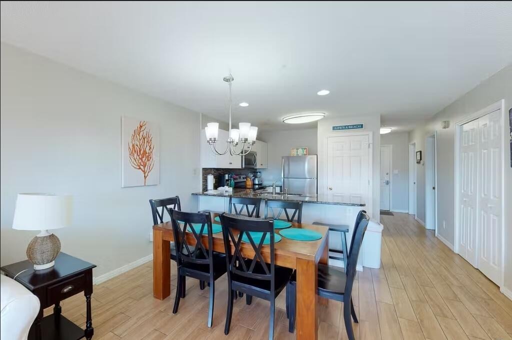 MARAVILLA CONDO 3 - Residential