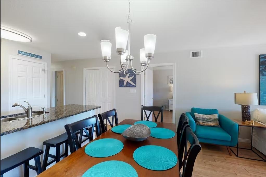 MARAVILLA CONDO 3 - Residential