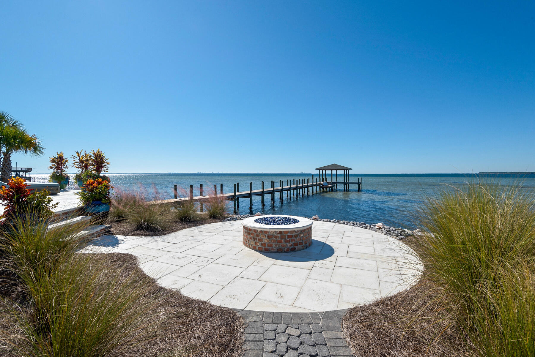WINDWARD PH 2 BLUEWATER BAY - Residential