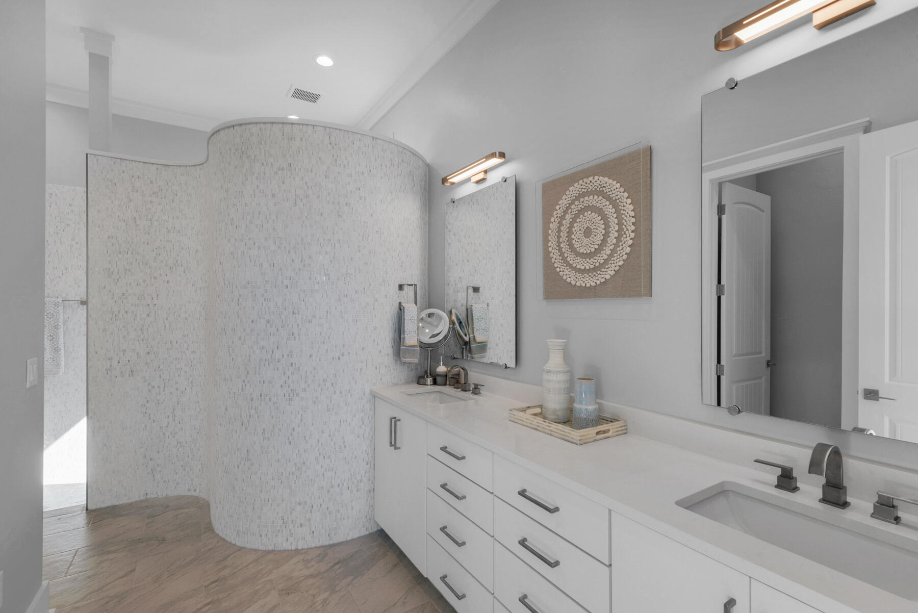 WINDWARD PH 2 BLUEWATER BAY - Residential