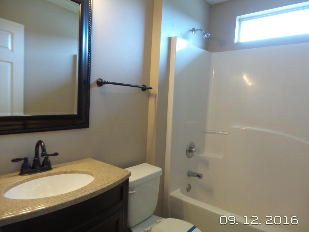 COUNTRYVIEW ESTATES 10TH ADDN - Residential Lease