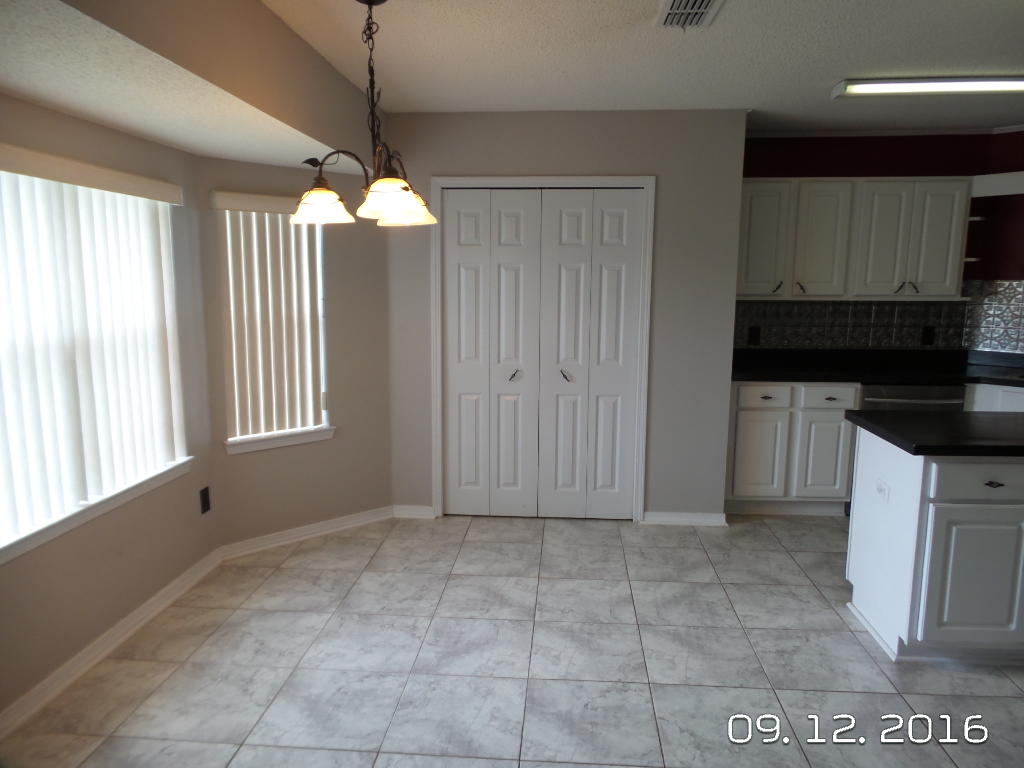 COUNTRYVIEW ESTATES 10TH ADDN - Residential Lease