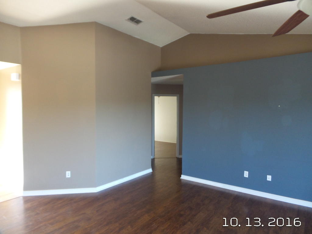 COUNTRYVIEW ESTATES 10TH ADDN - Residential Lease