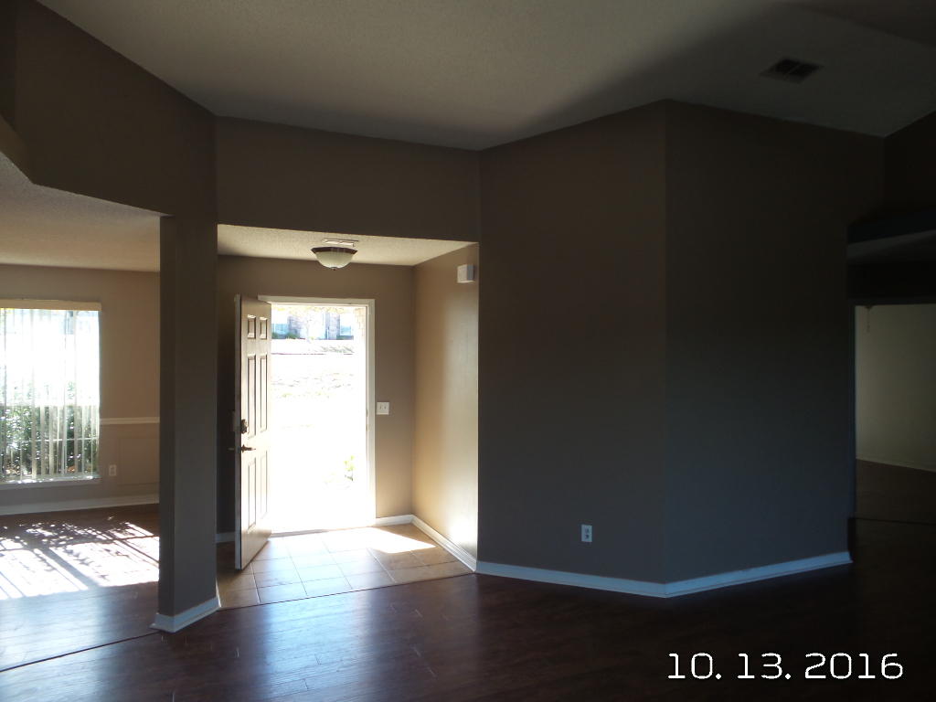 COUNTRYVIEW ESTATES 10TH ADDN - Residential Lease