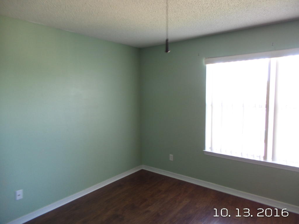 COUNTRYVIEW ESTATES 10TH ADDN - Residential Lease