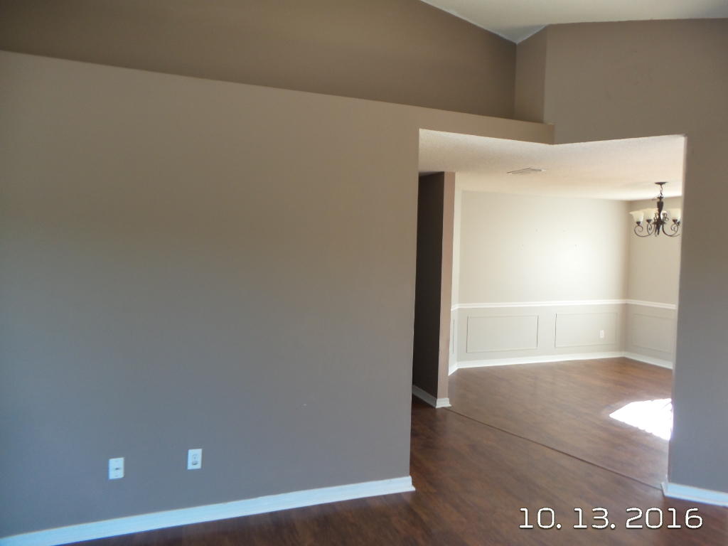 COUNTRYVIEW ESTATES 10TH ADDN - Residential Lease