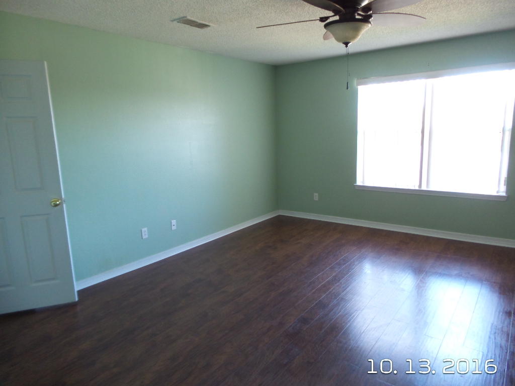 COUNTRYVIEW ESTATES 10TH ADDN - Residential Lease
