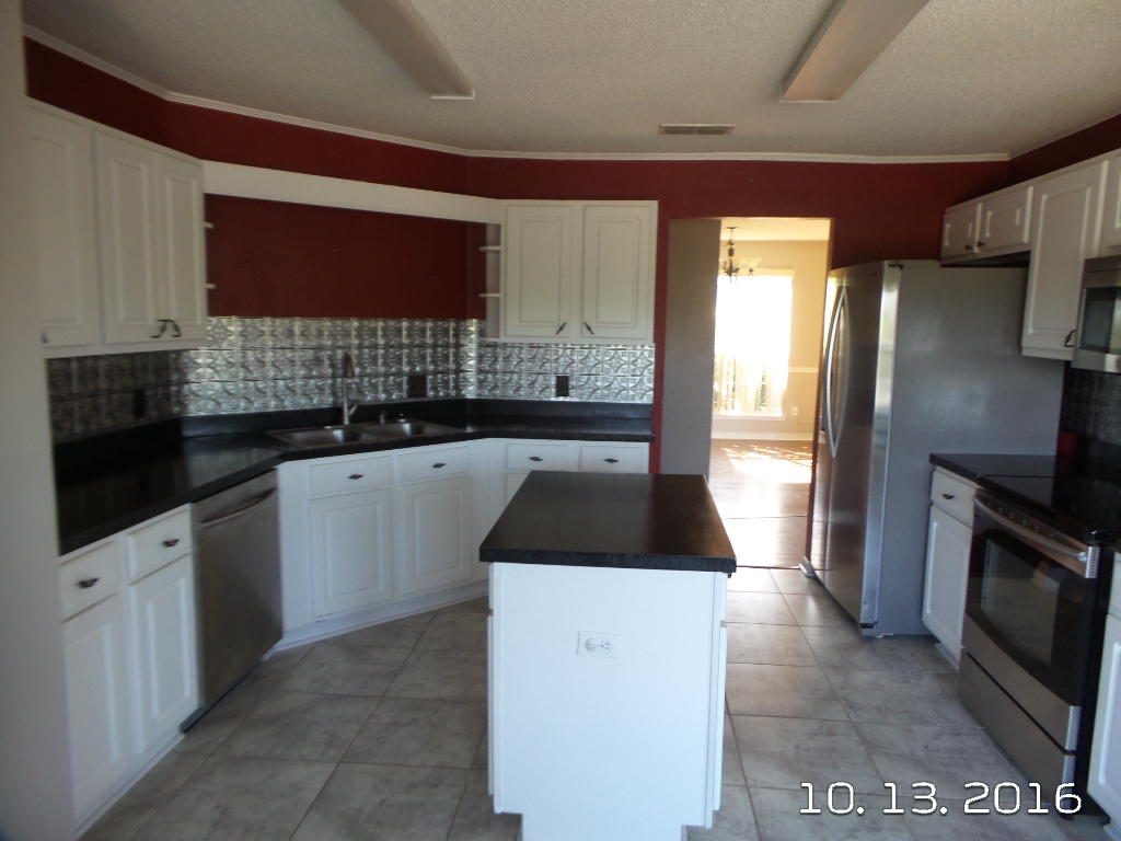 COUNTRYVIEW ESTATES 10TH ADDN - Residential Lease