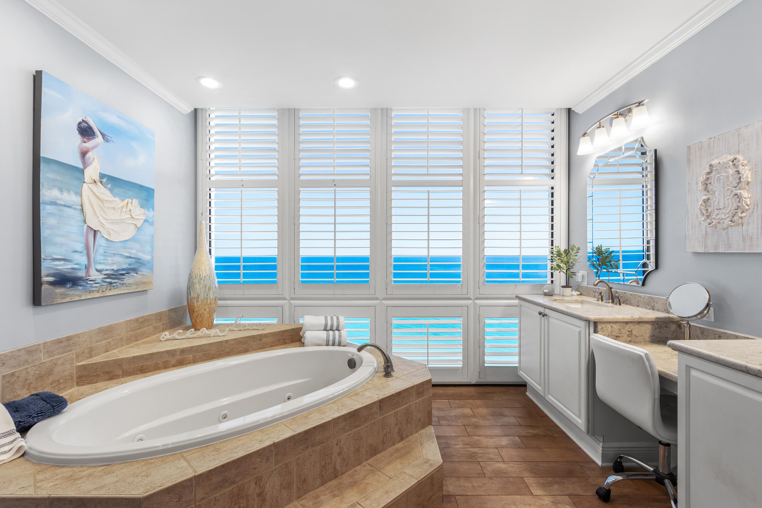 EMERALD TOWERS CONDOMINIUM - Residential
